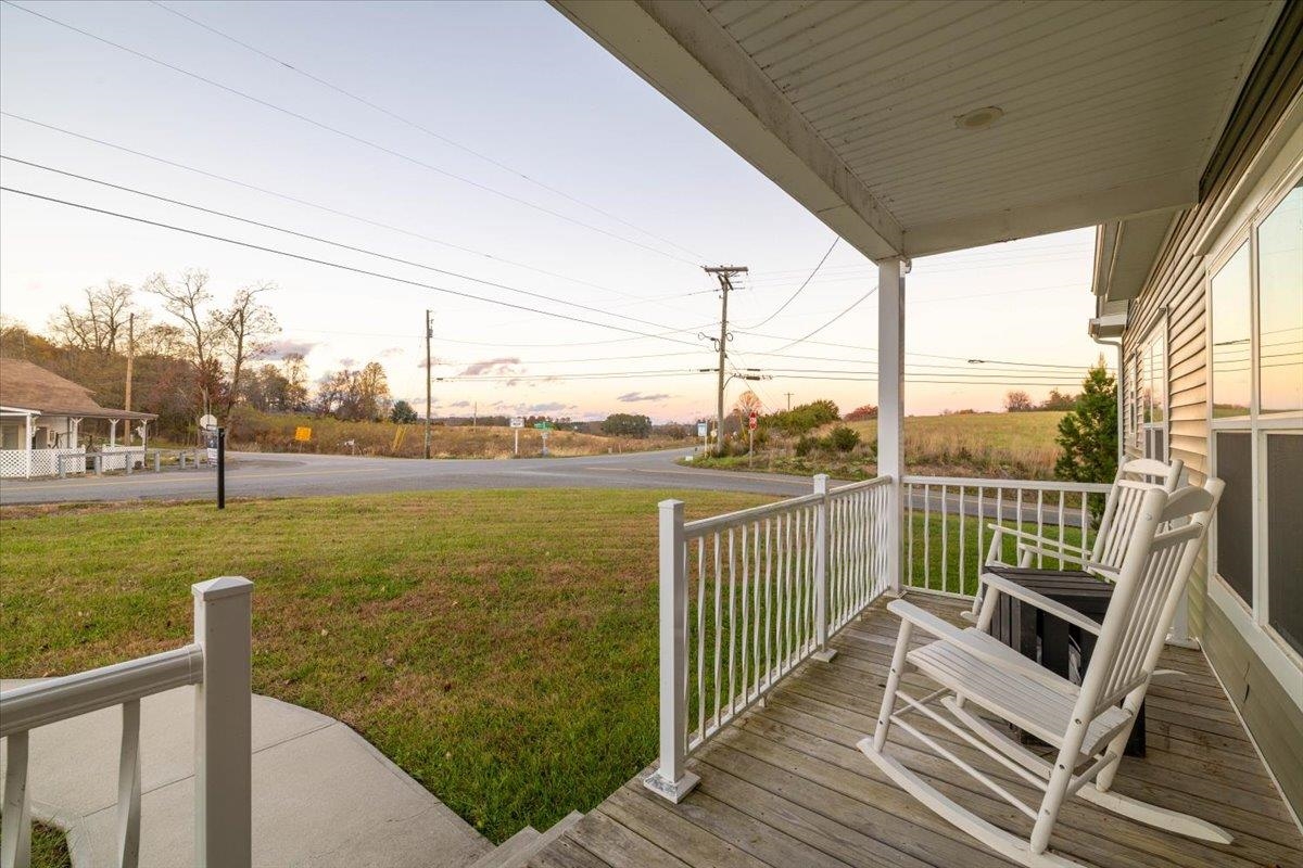 4303 Graysontown Road Radford VA 24141