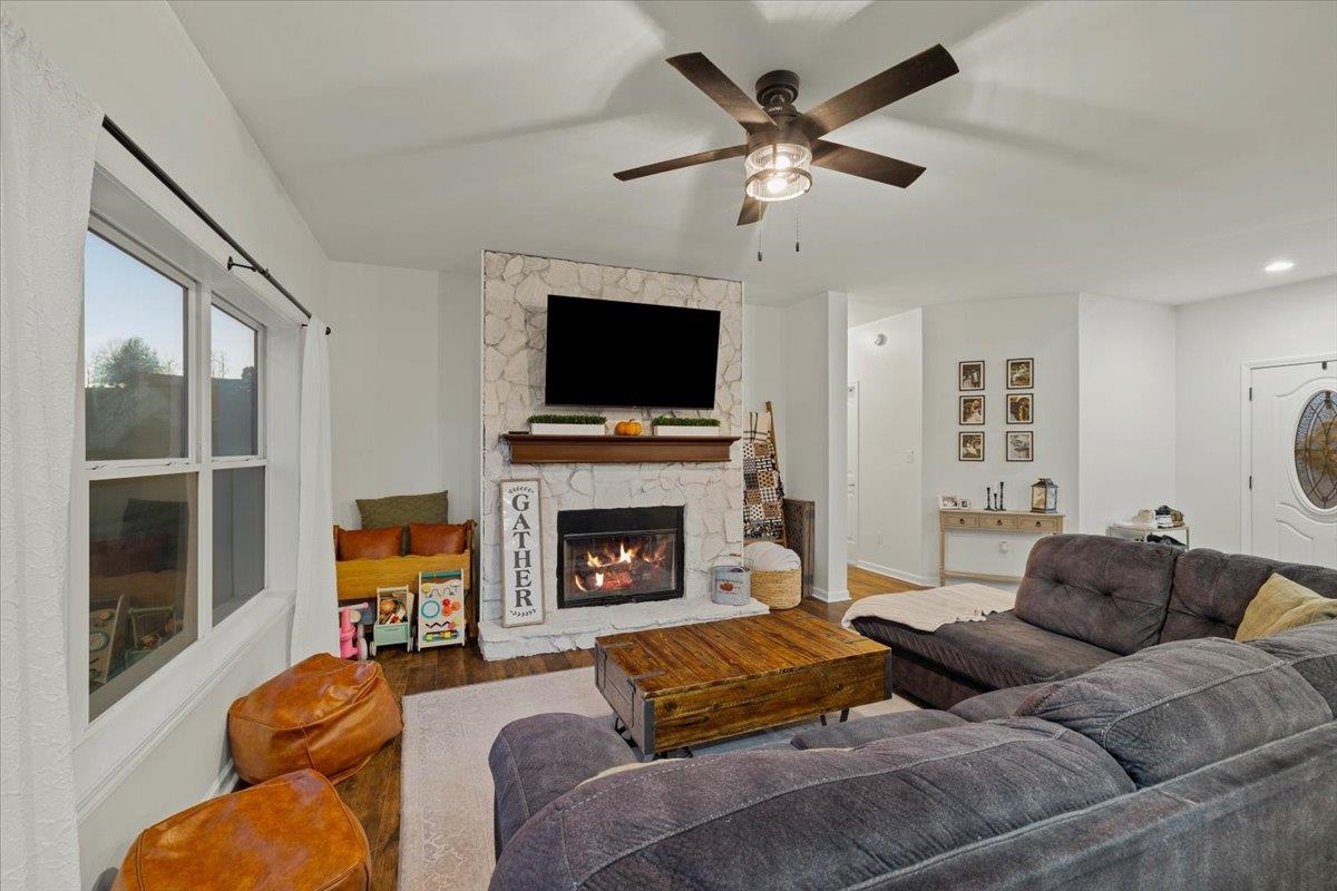 4303 Graysontown Road Radford VA 24141