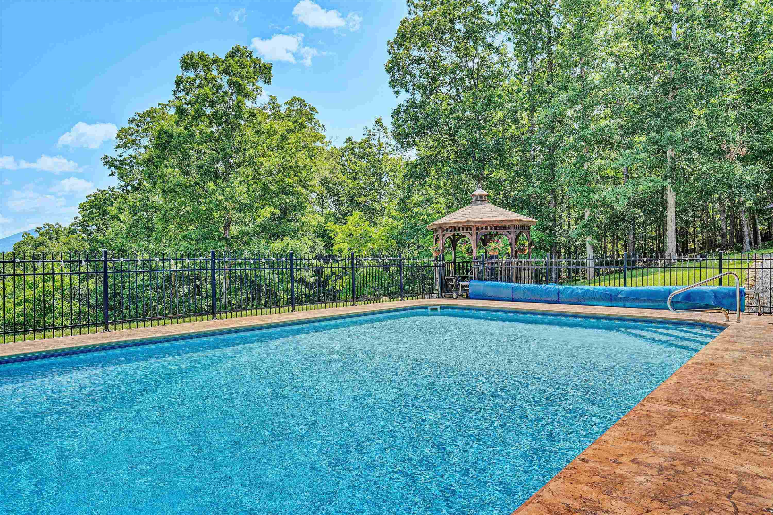 500 Jacksons Flat Common Covington VA 24426