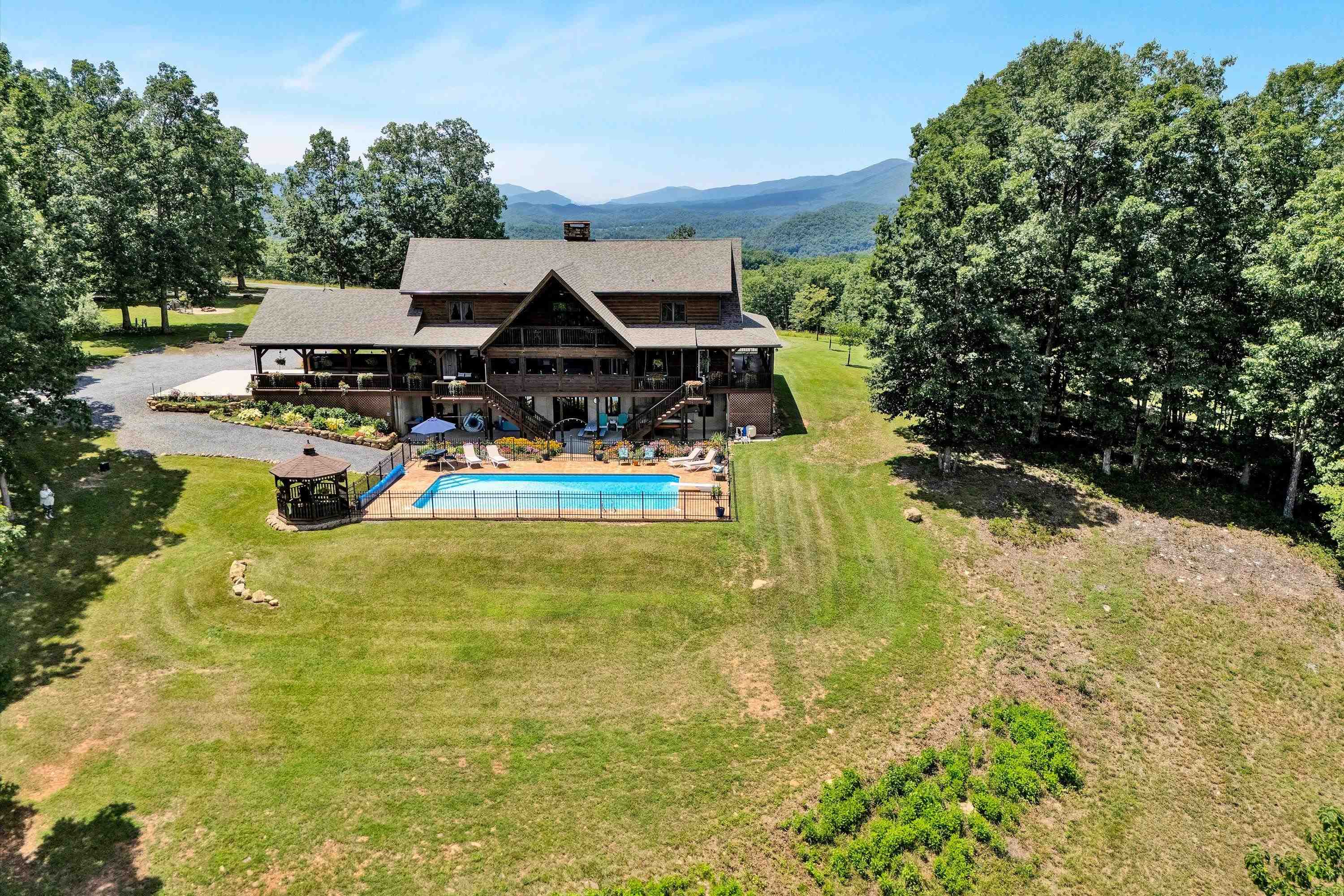 500 Jacksons Flat Common Covington VA 24426