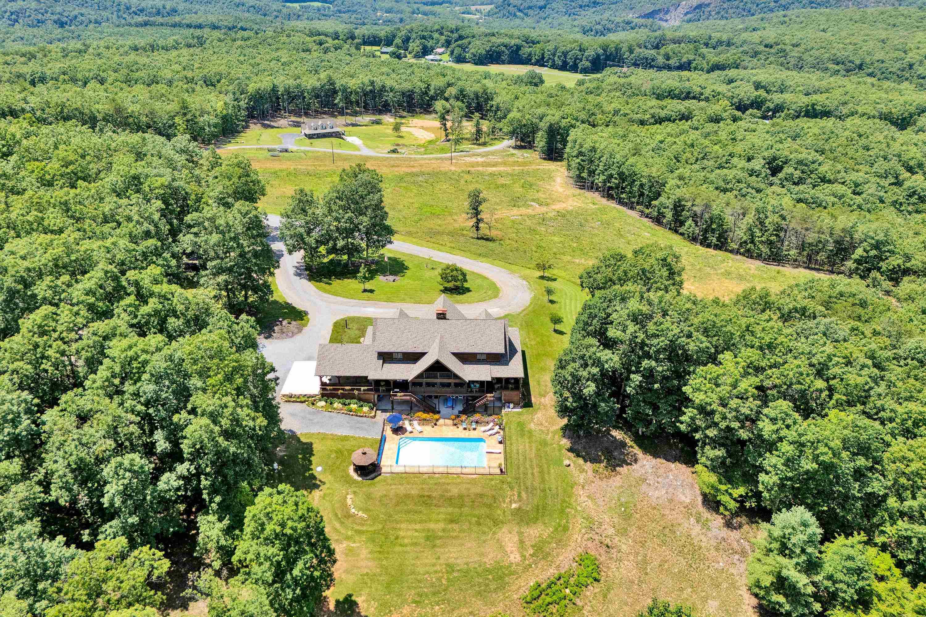 500 Jacksons Flat Common Covington VA 24426