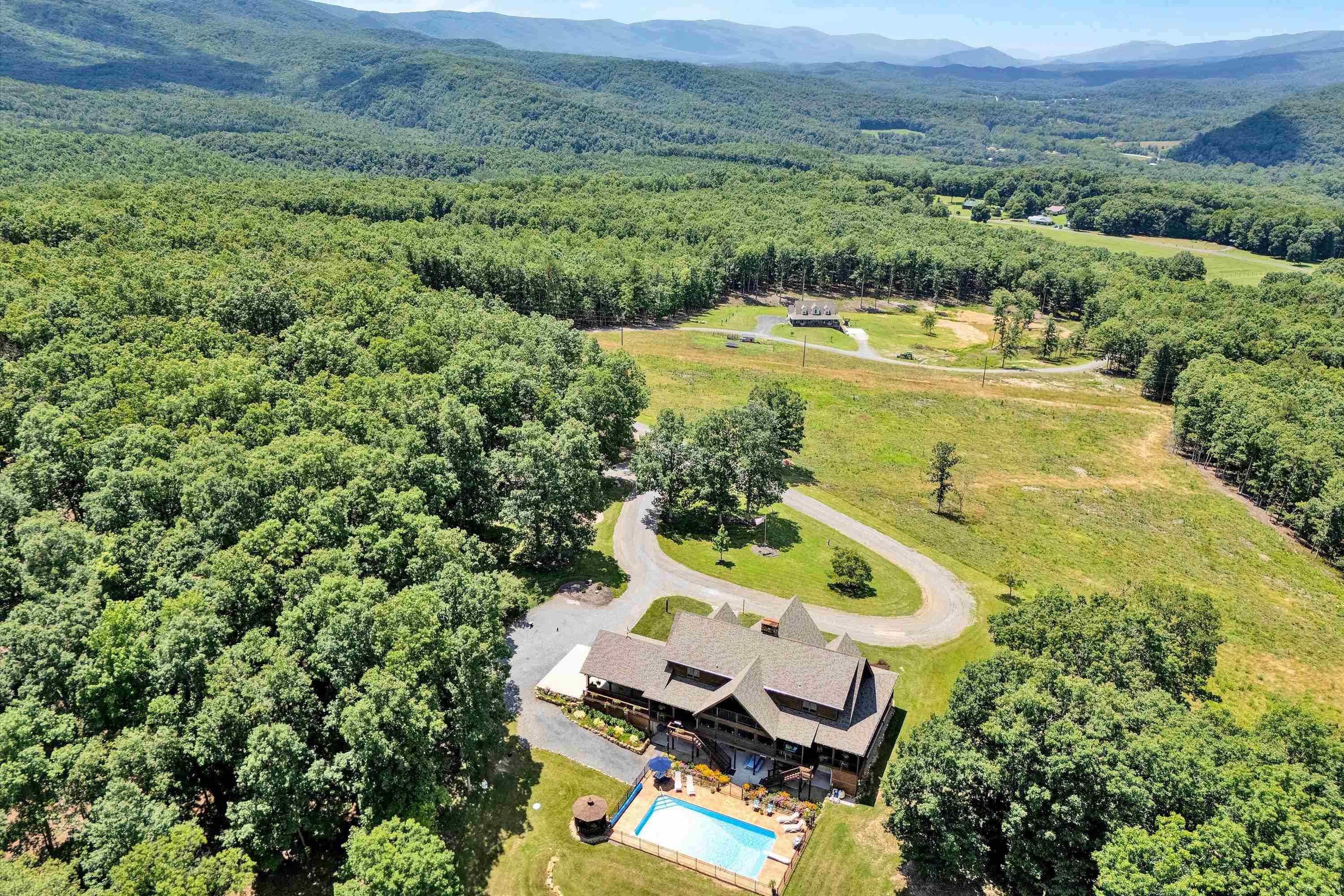 500 Jacksons Flat Common Covington VA 24426