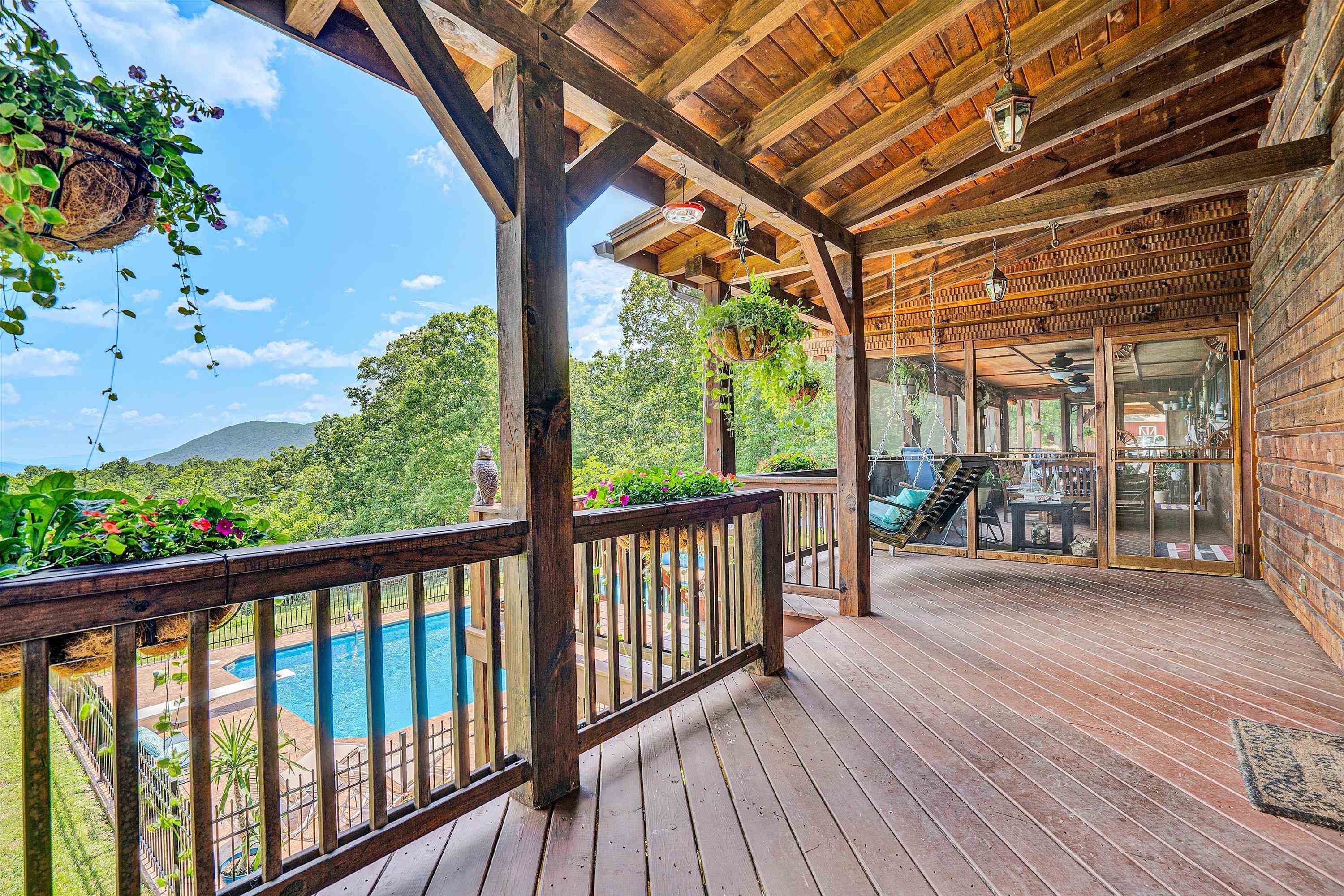 500 Jacksons Flat Common Covington VA 24426