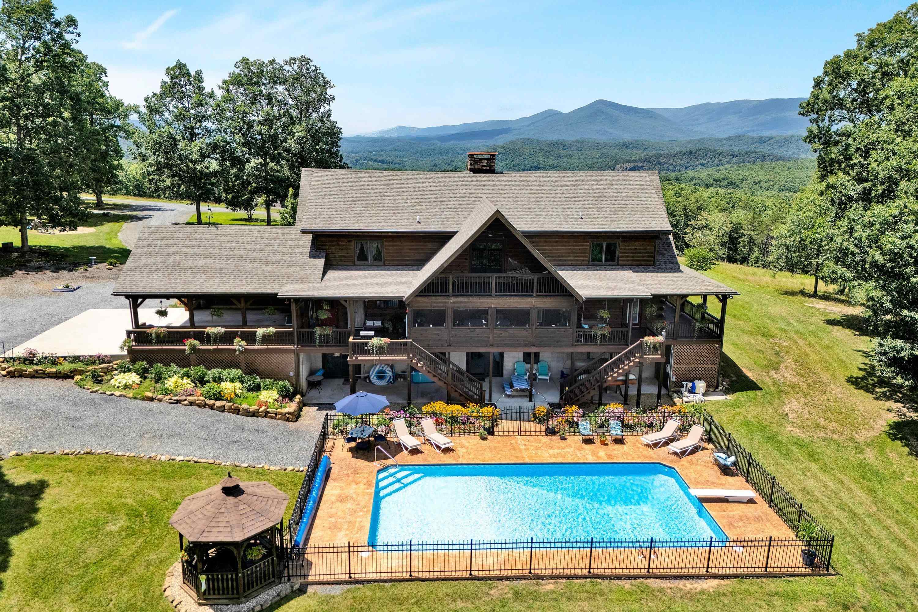 500 Jacksons Flat Common Covington VA 24426
