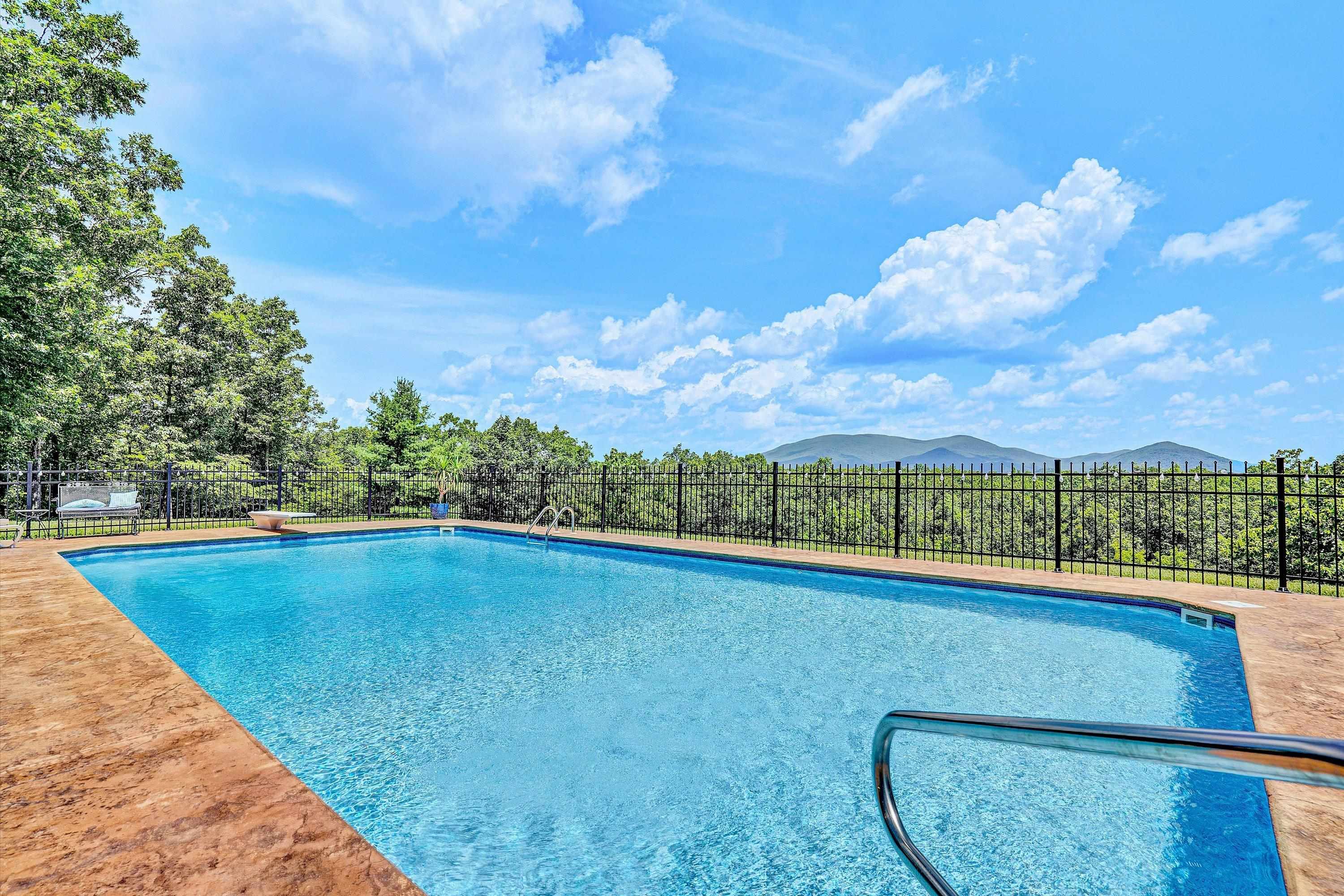 500 Jacksons Flat Common Covington VA 24426