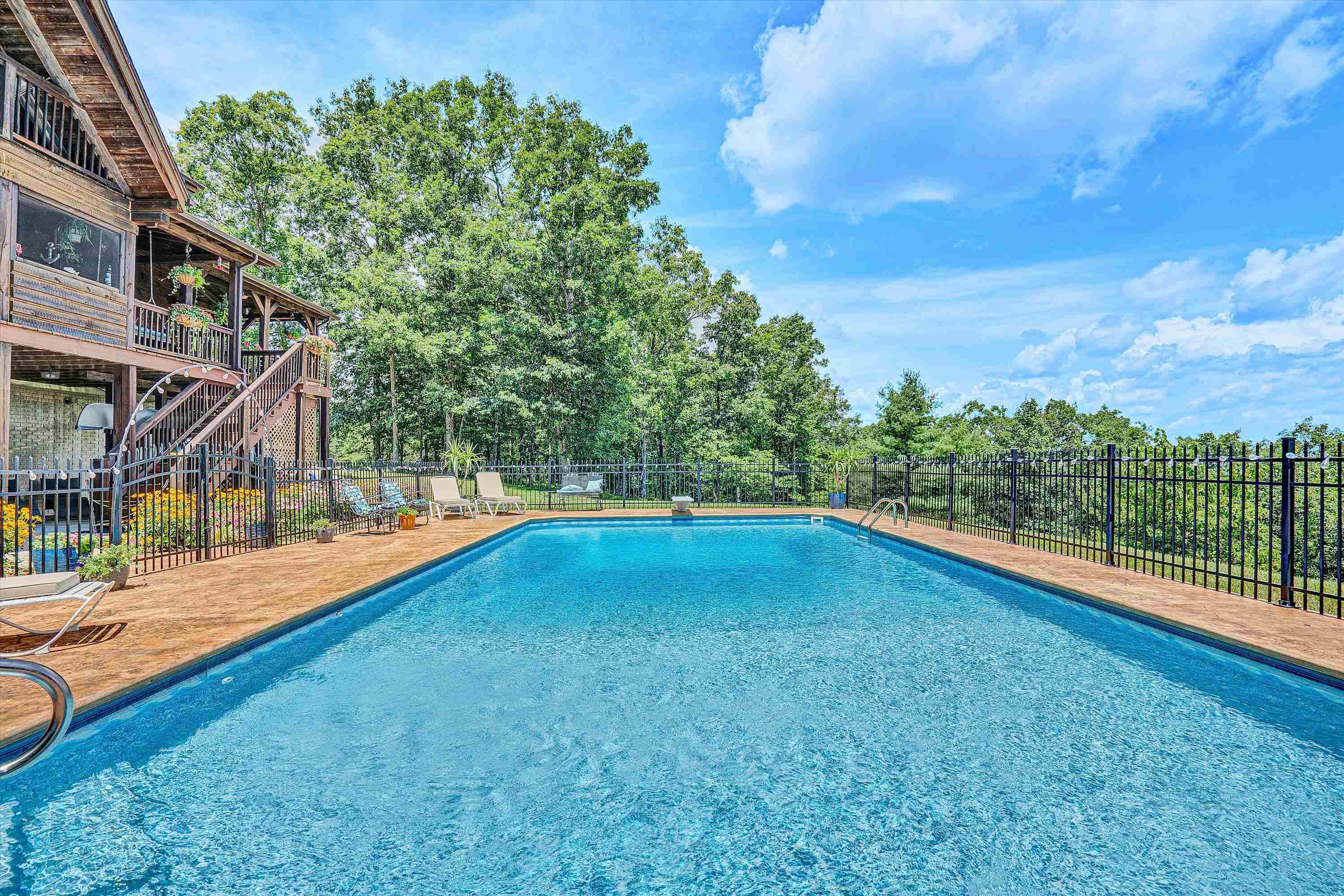 500 Jacksons Flat Common Covington VA 24426