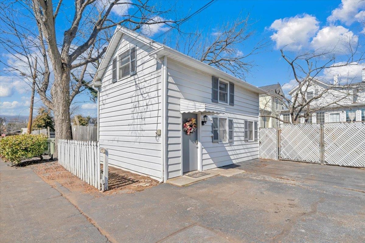 324 Pennsylvania Avenue Salem VA 24153