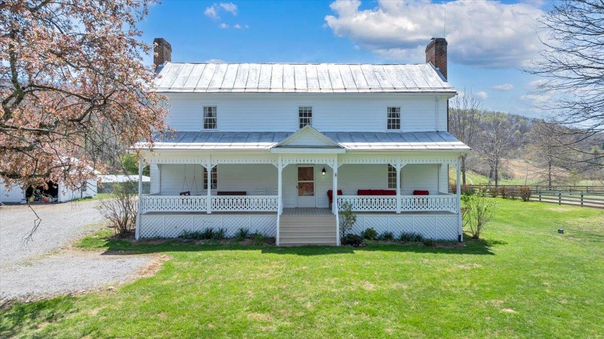 16 Huffman Store Drive Newport VA 24128