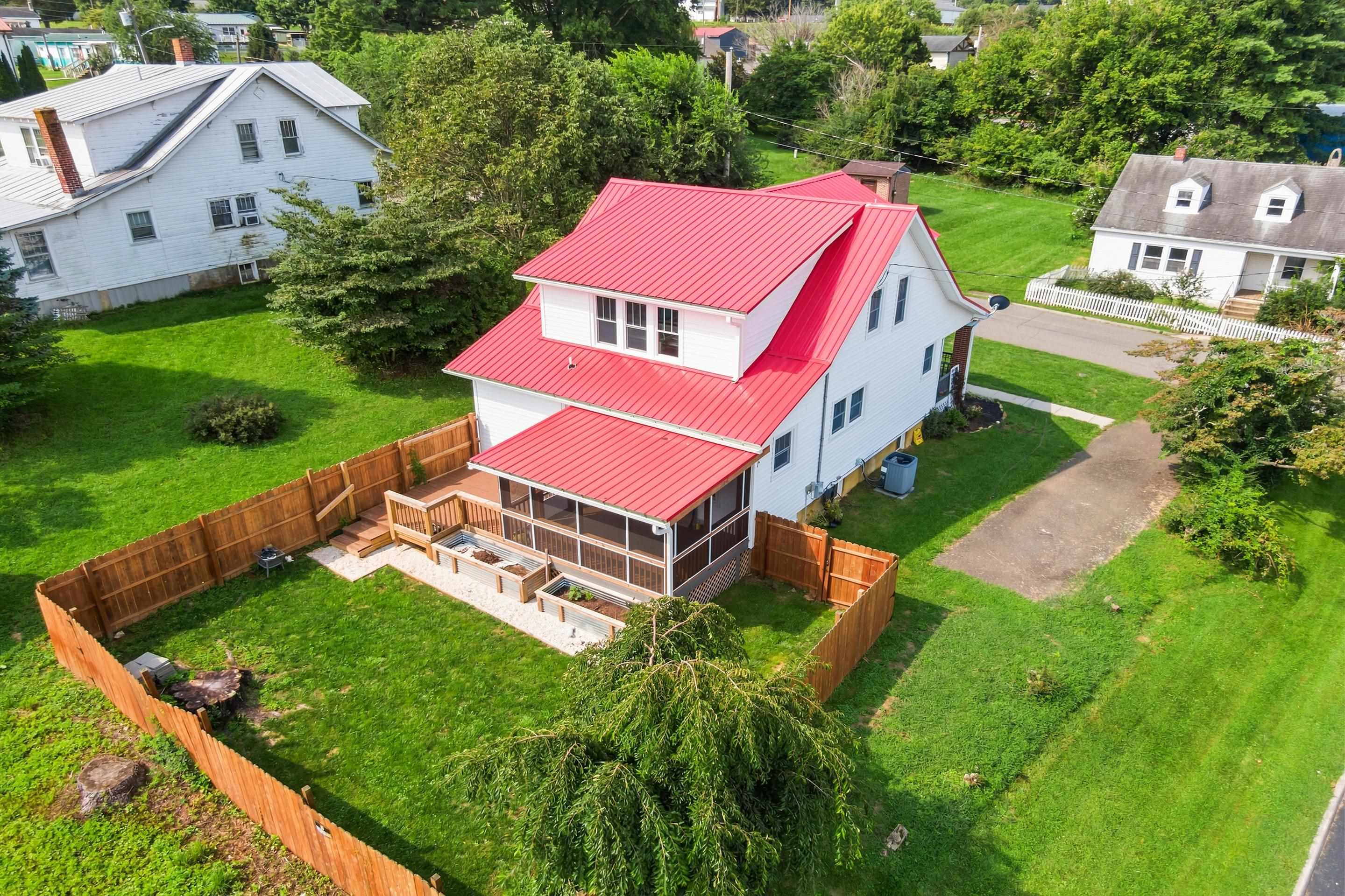 113 SE Howard Street SE Floyd VA 24091