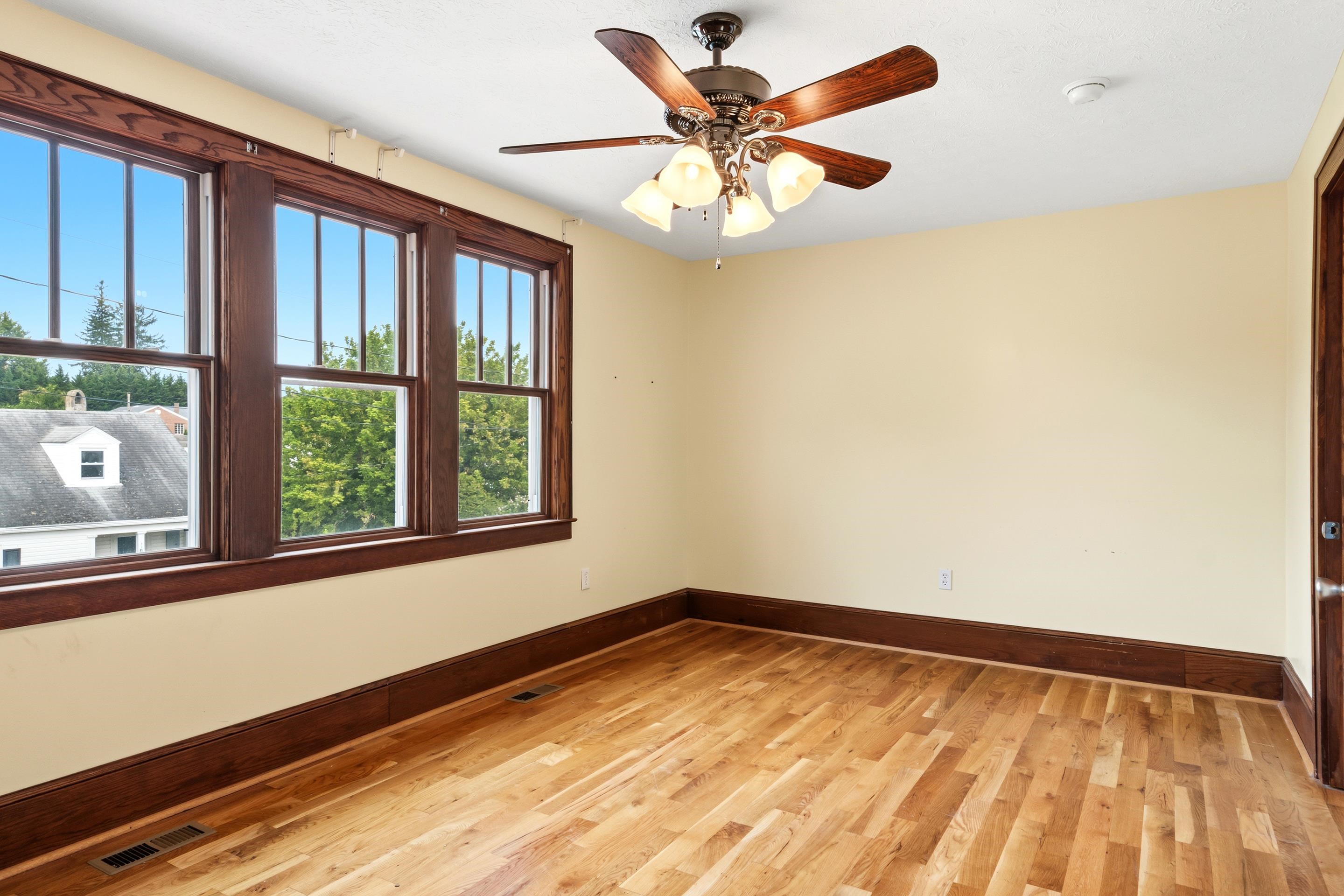 113 SE Howard Street SE Floyd VA 24091
