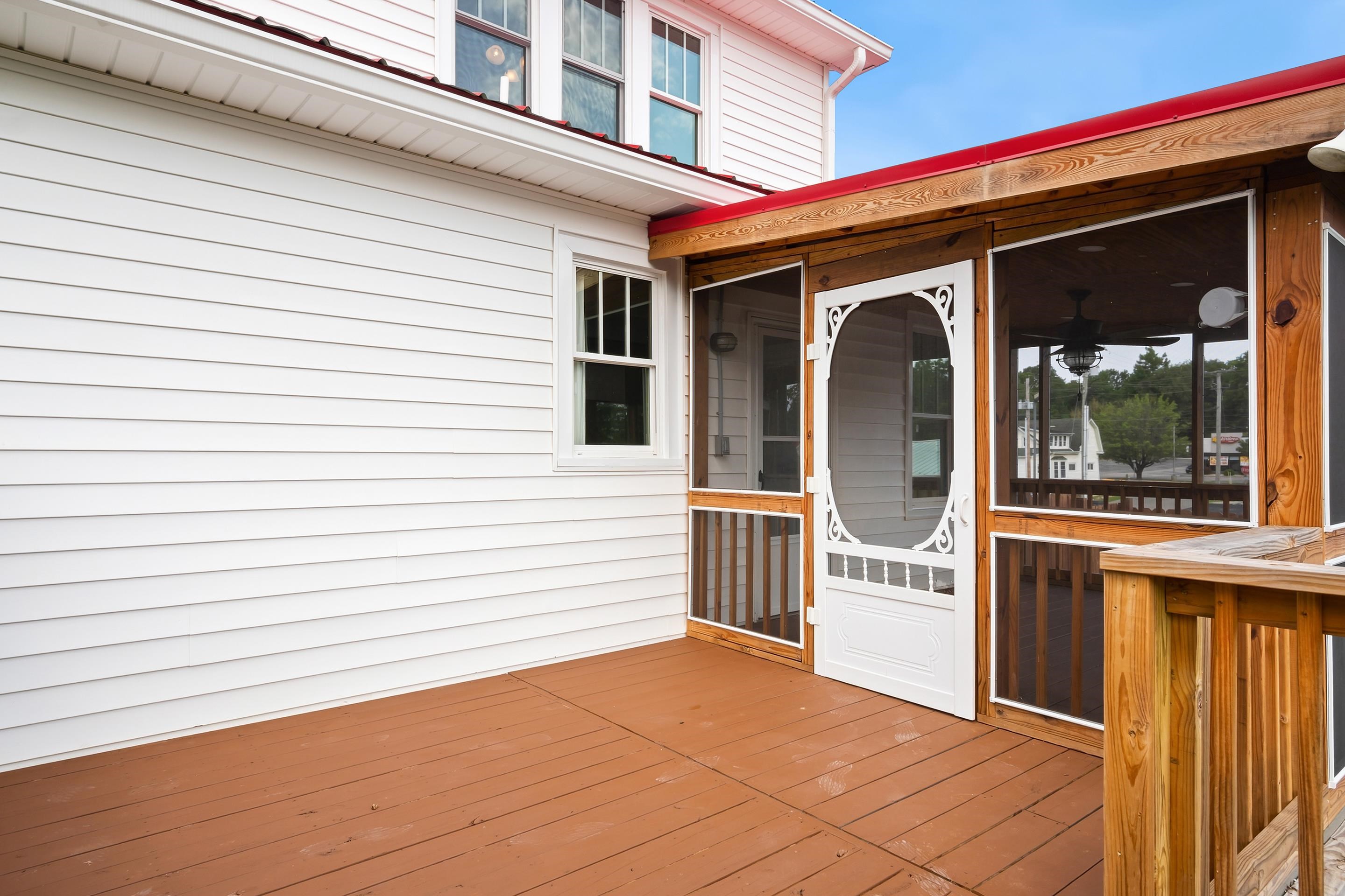 113 SE Howard Street SE Floyd VA 24091