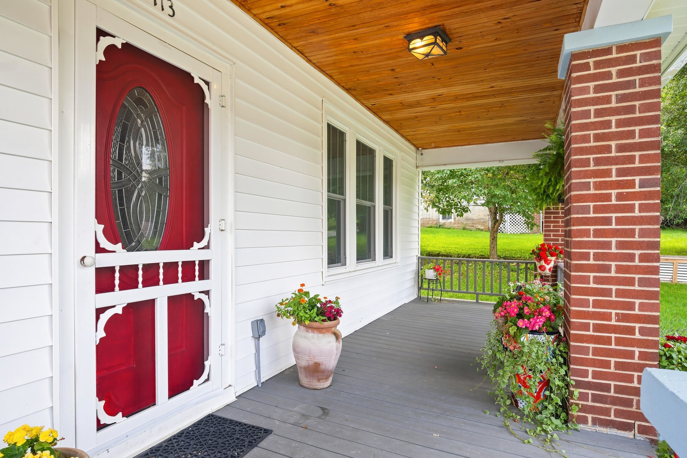 113 SE Howard Street SE Floyd VA 24091