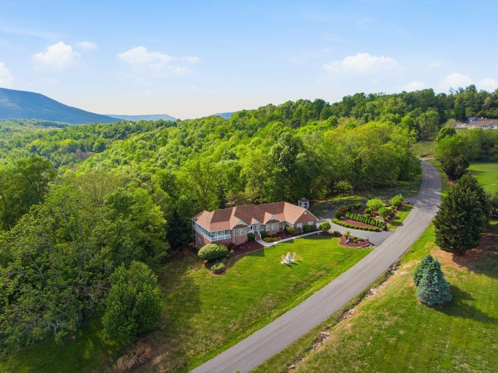 336 Riverbend Drive Pearisburg VA 24134