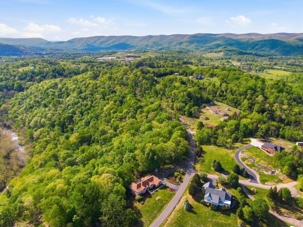 336 Riverbend Drive Pearisburg VA 24134