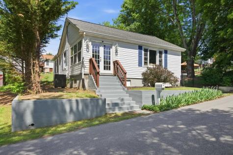 220 Mitchell Street Christiansburg VA 24073