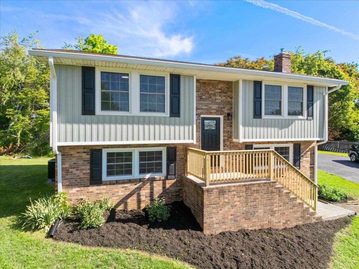 325 Mulberry Drive Christiansburg VA 24073