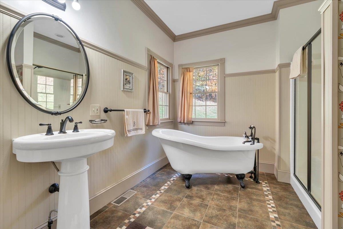 11309 Cumberland Gap Road NW New Castle VA 24127