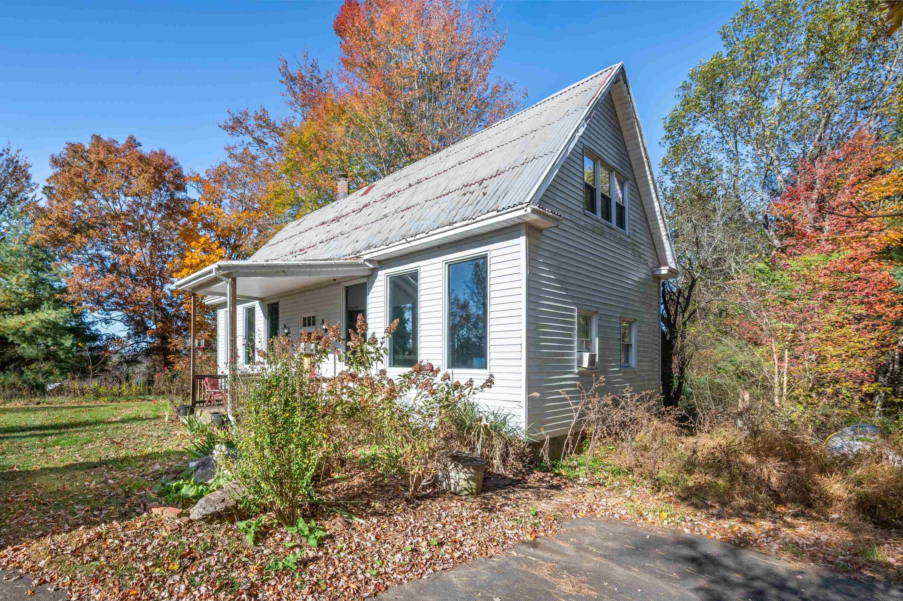 3056 Indian Valley Road NW Radford VA 24141