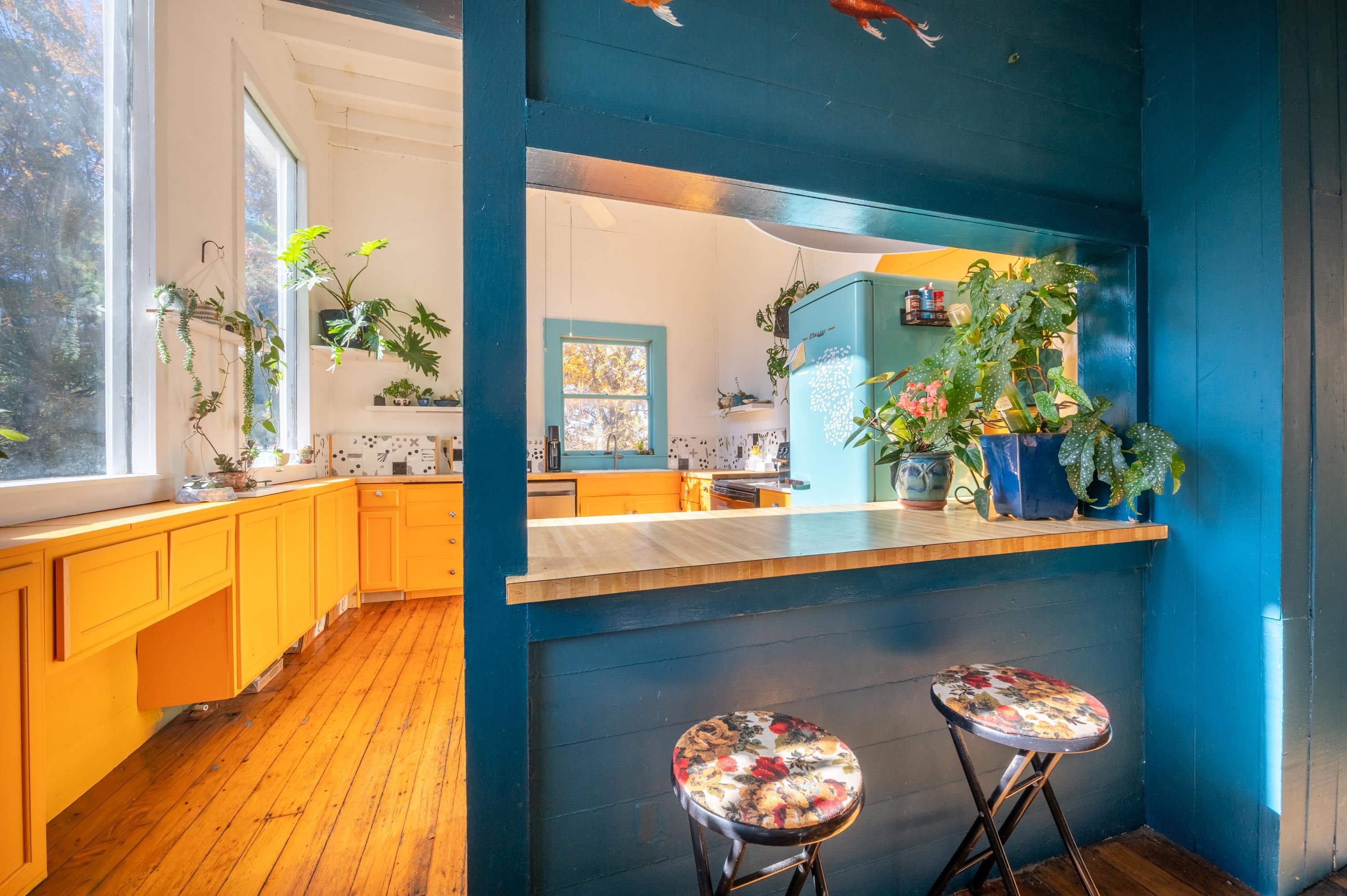 3056 Indian Valley Road NW Radford VA 24141