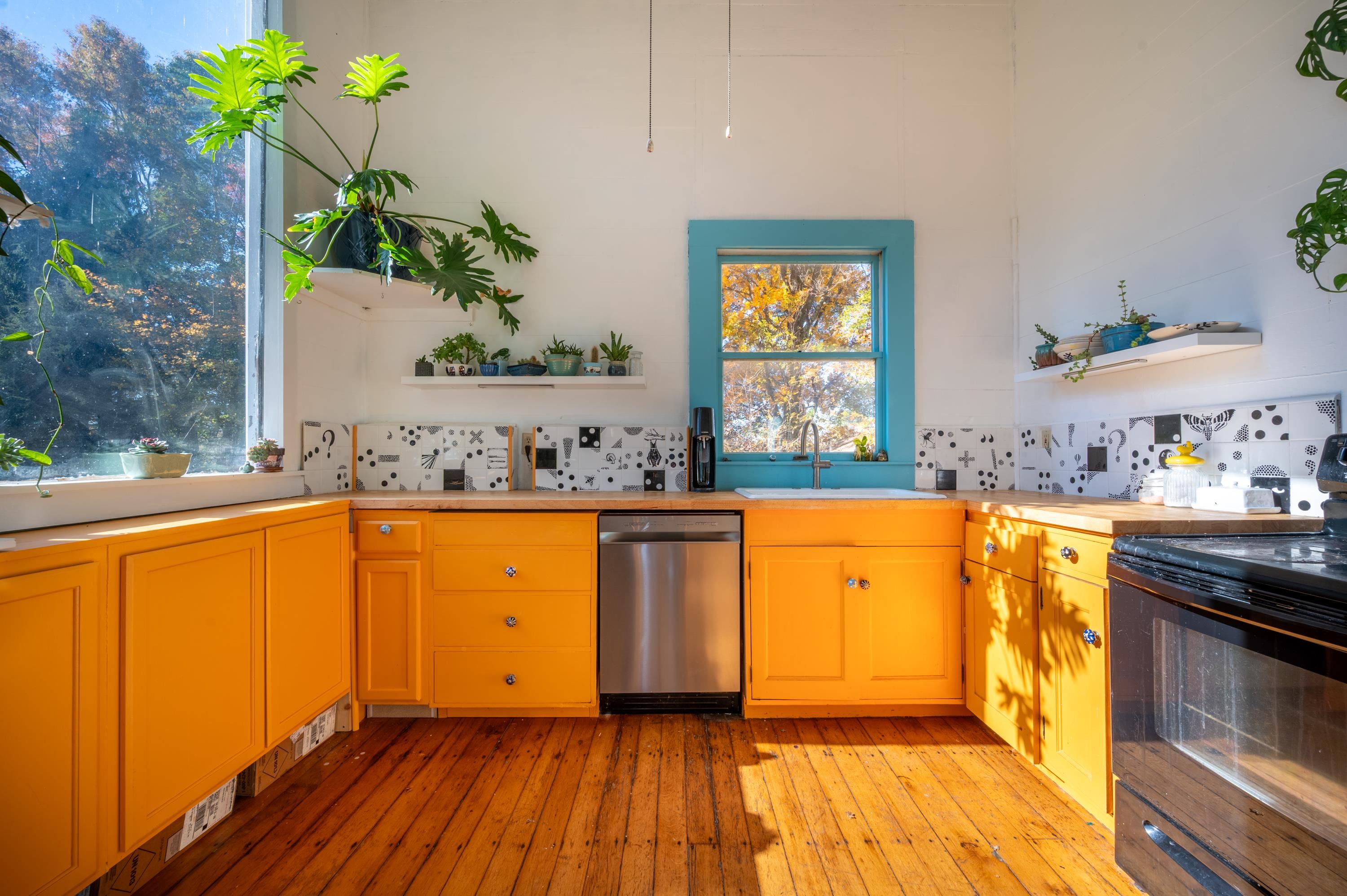 3056 Indian Valley Road NW Radford VA 24141