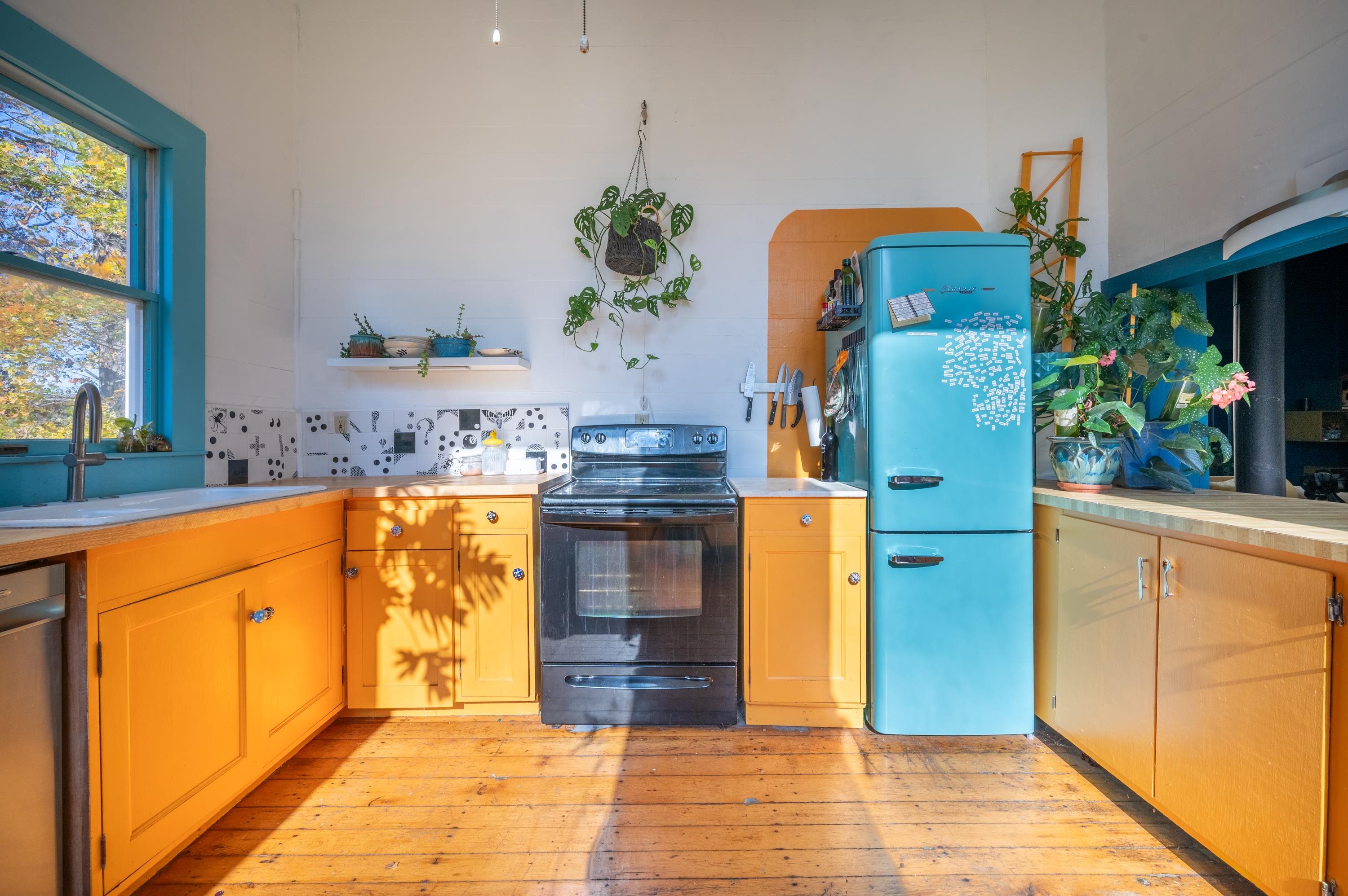 3056 Indian Valley Road NW Radford VA 24141