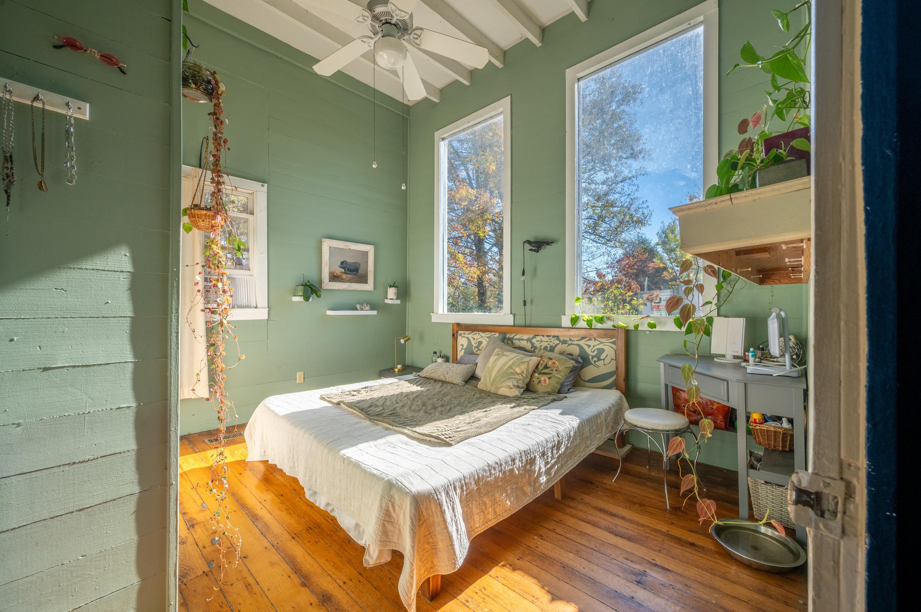 3056 Indian Valley Road NW Radford VA 24141