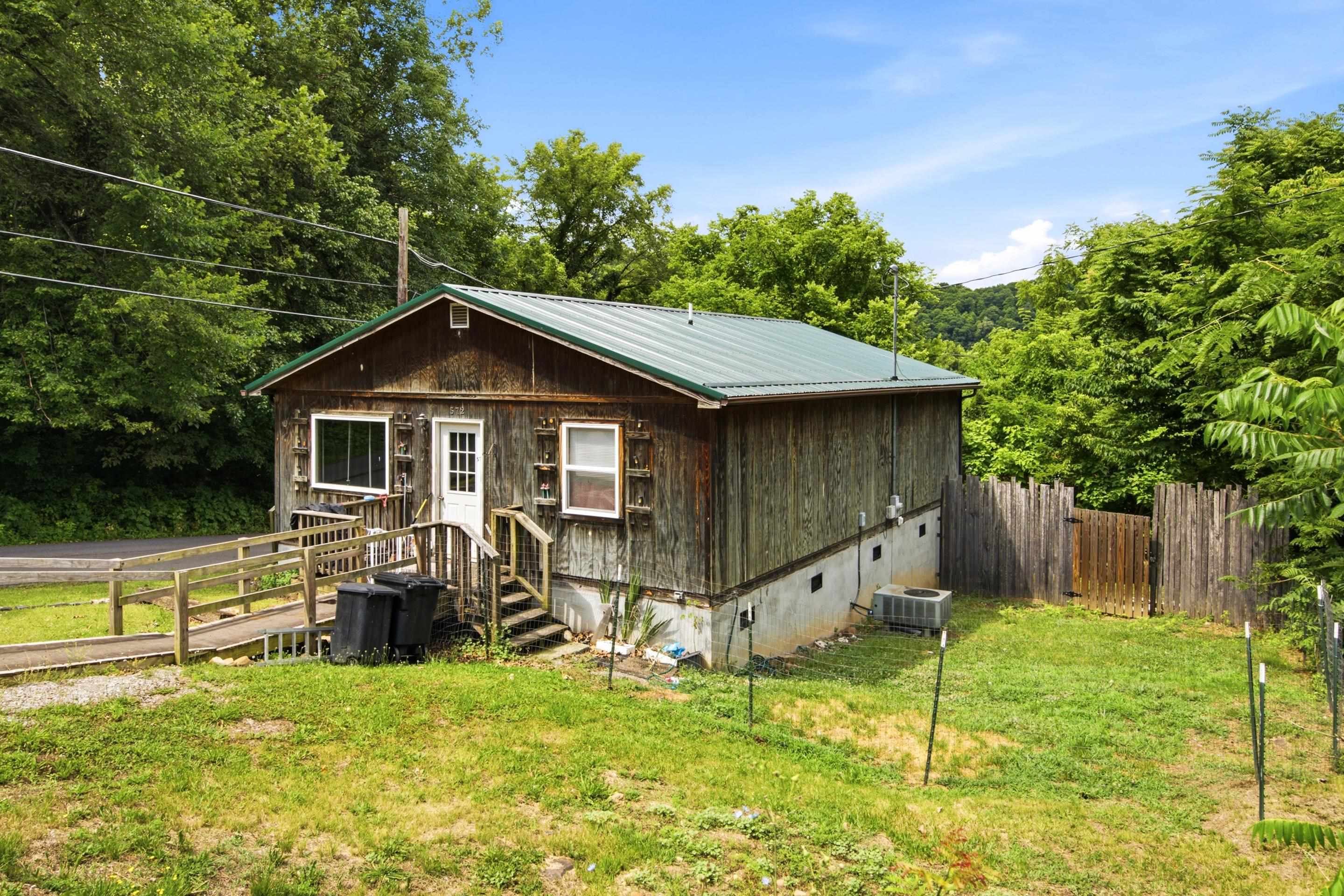 572 Shumate Avenue Rich Creek VA 24147