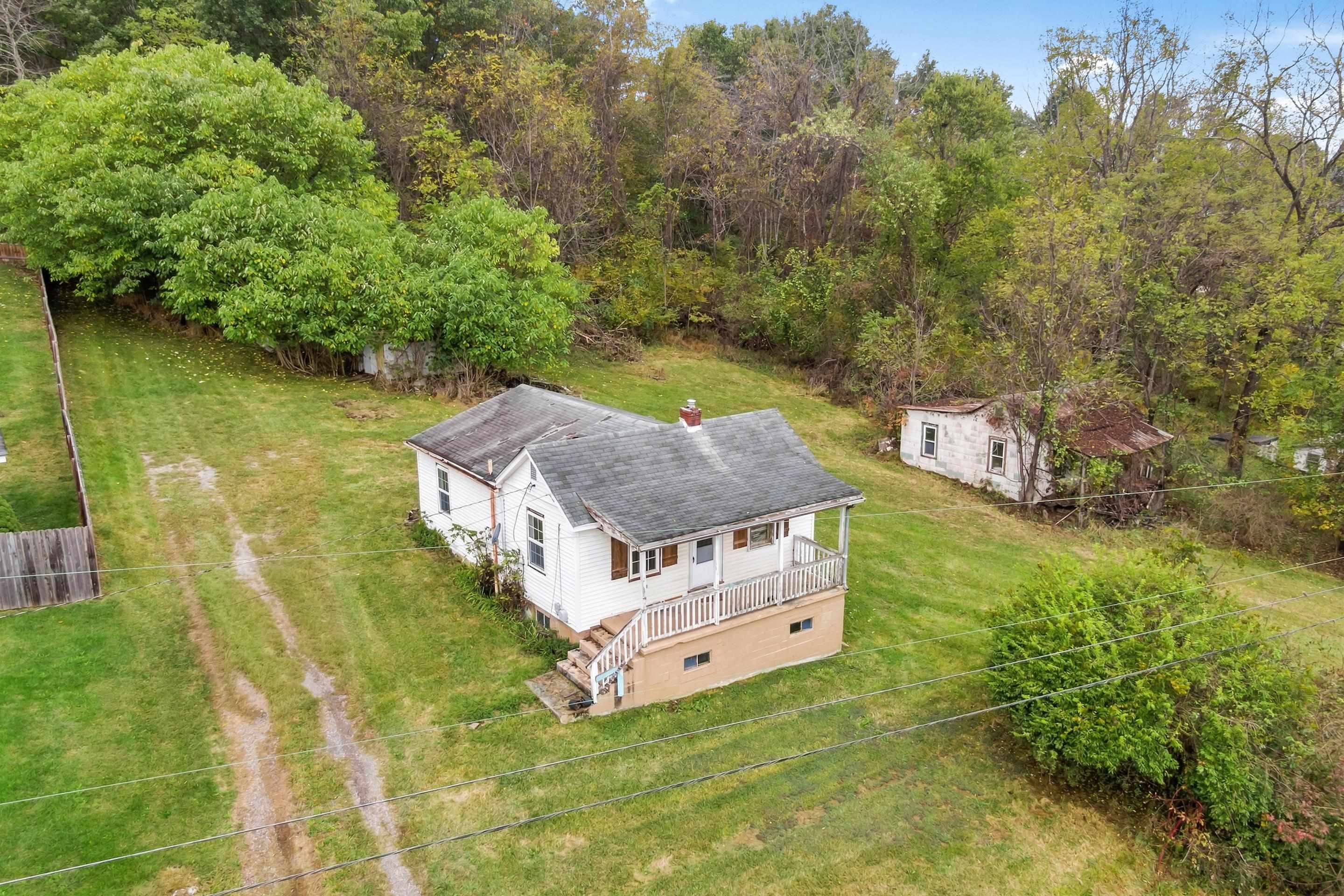 221 Walton Road Radford VA 24141