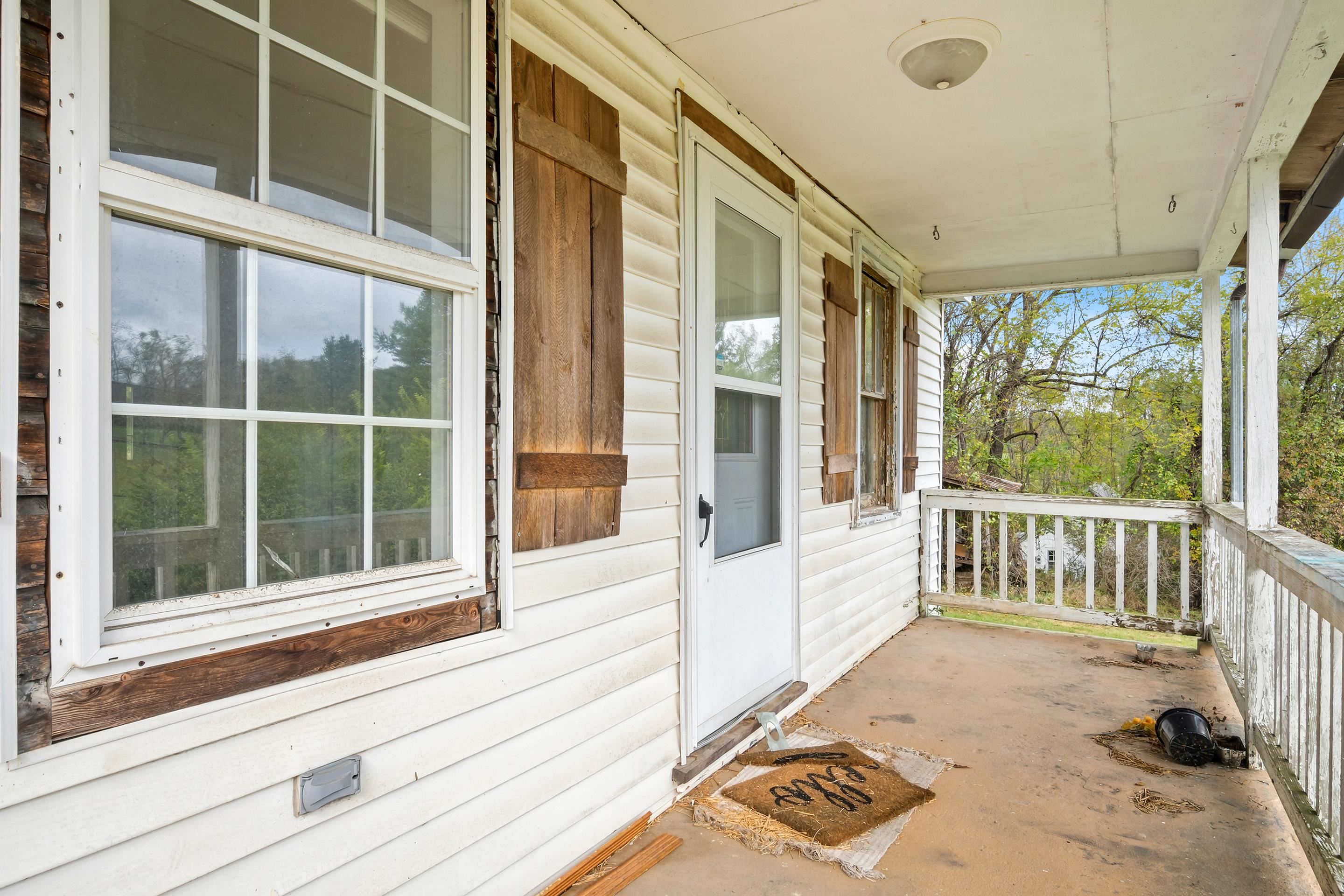 221 Walton Road Radford VA 24141