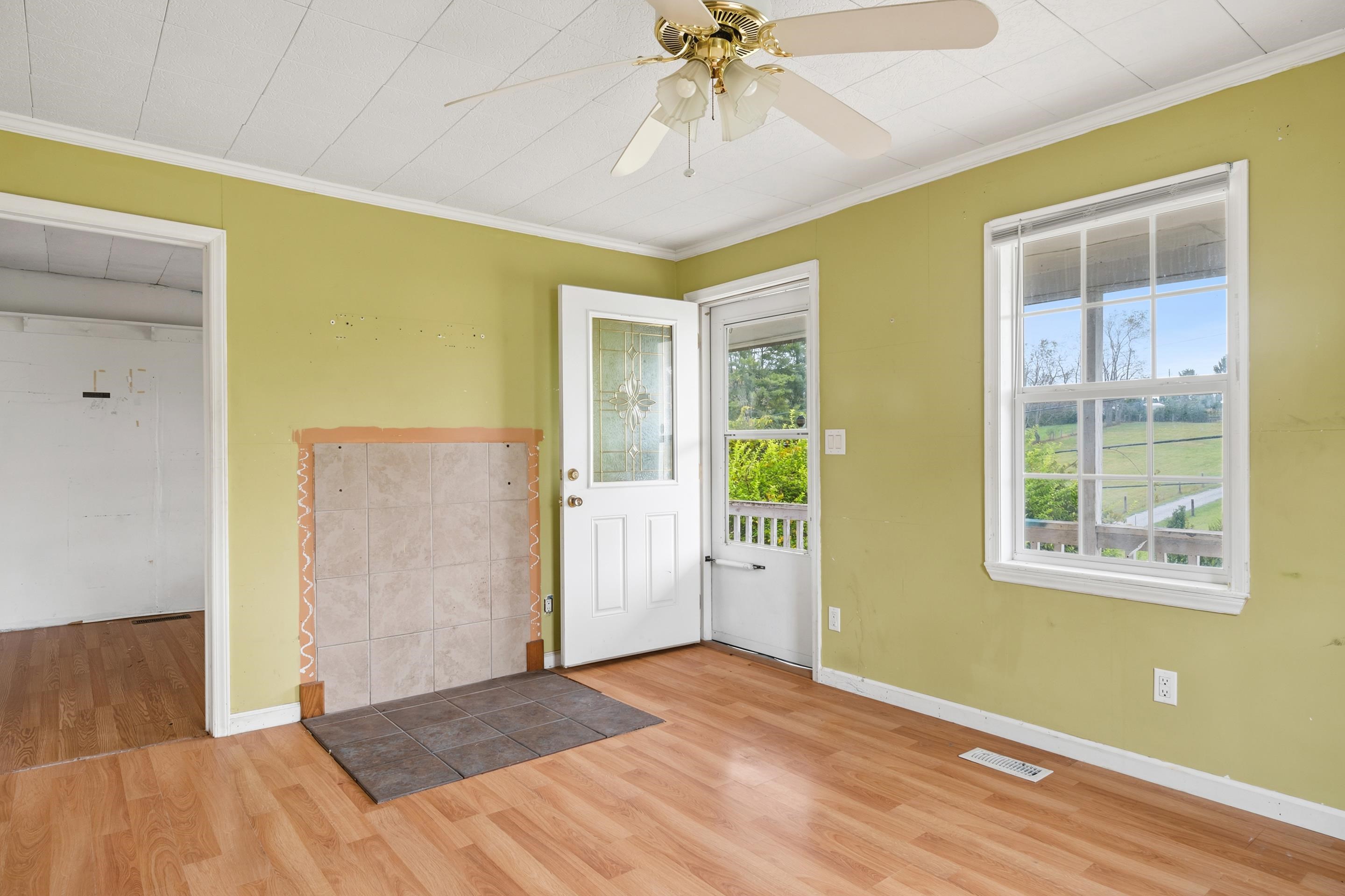 221 Walton Road Radford VA 24141