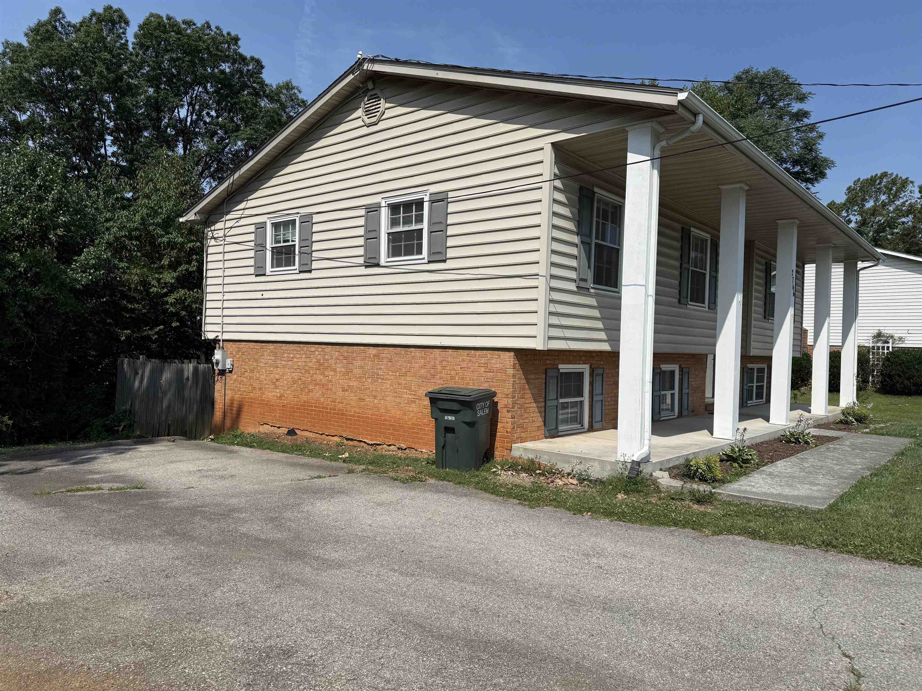 2766 Fletcher Street Salem VA 24153
