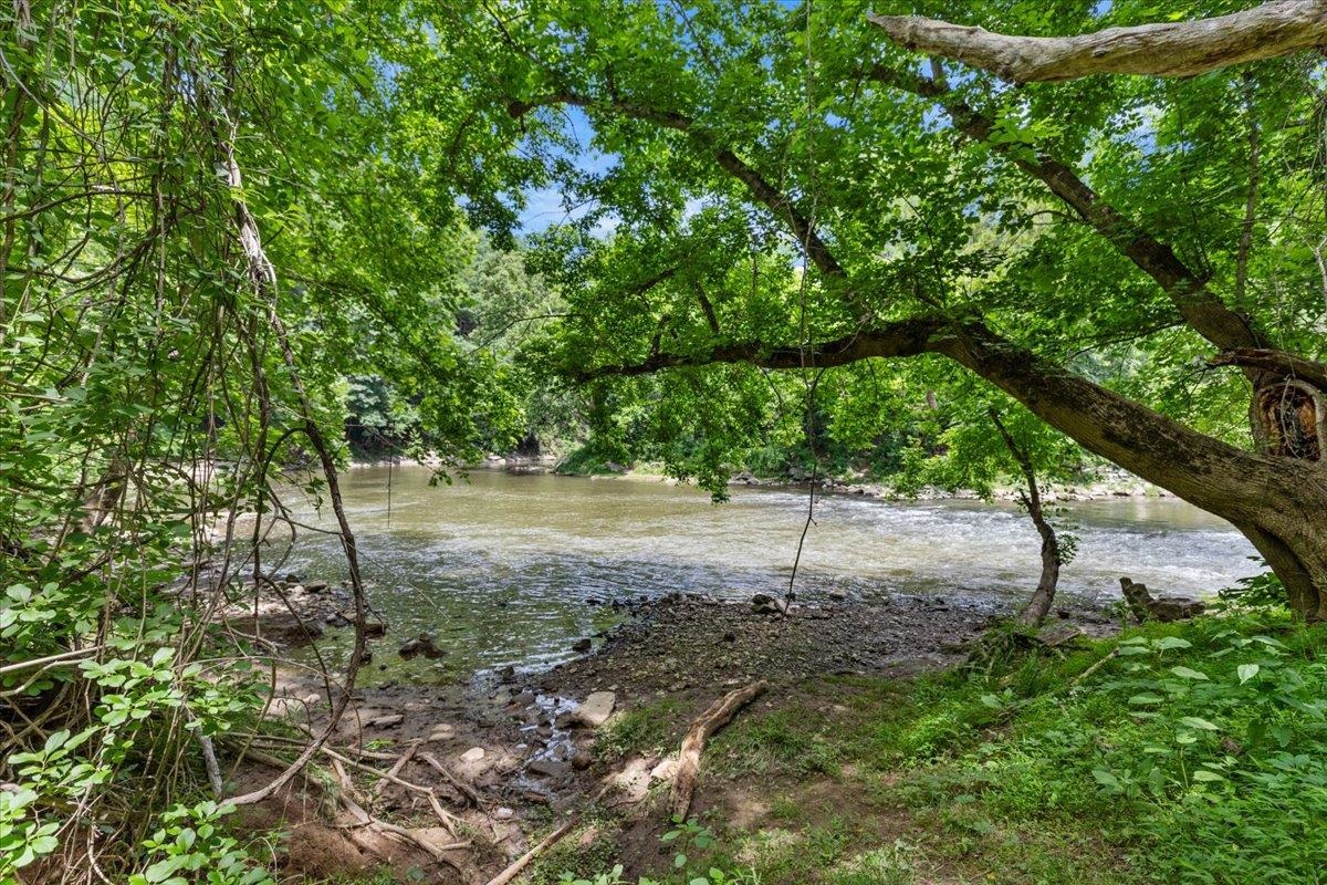 8379 Blackfish Drive Radford VA 24141