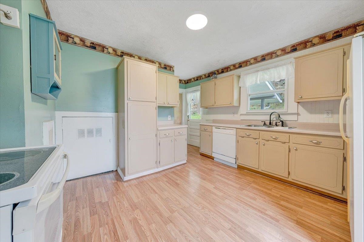 3957 Poplar Camp Road Hillsville VA 24343