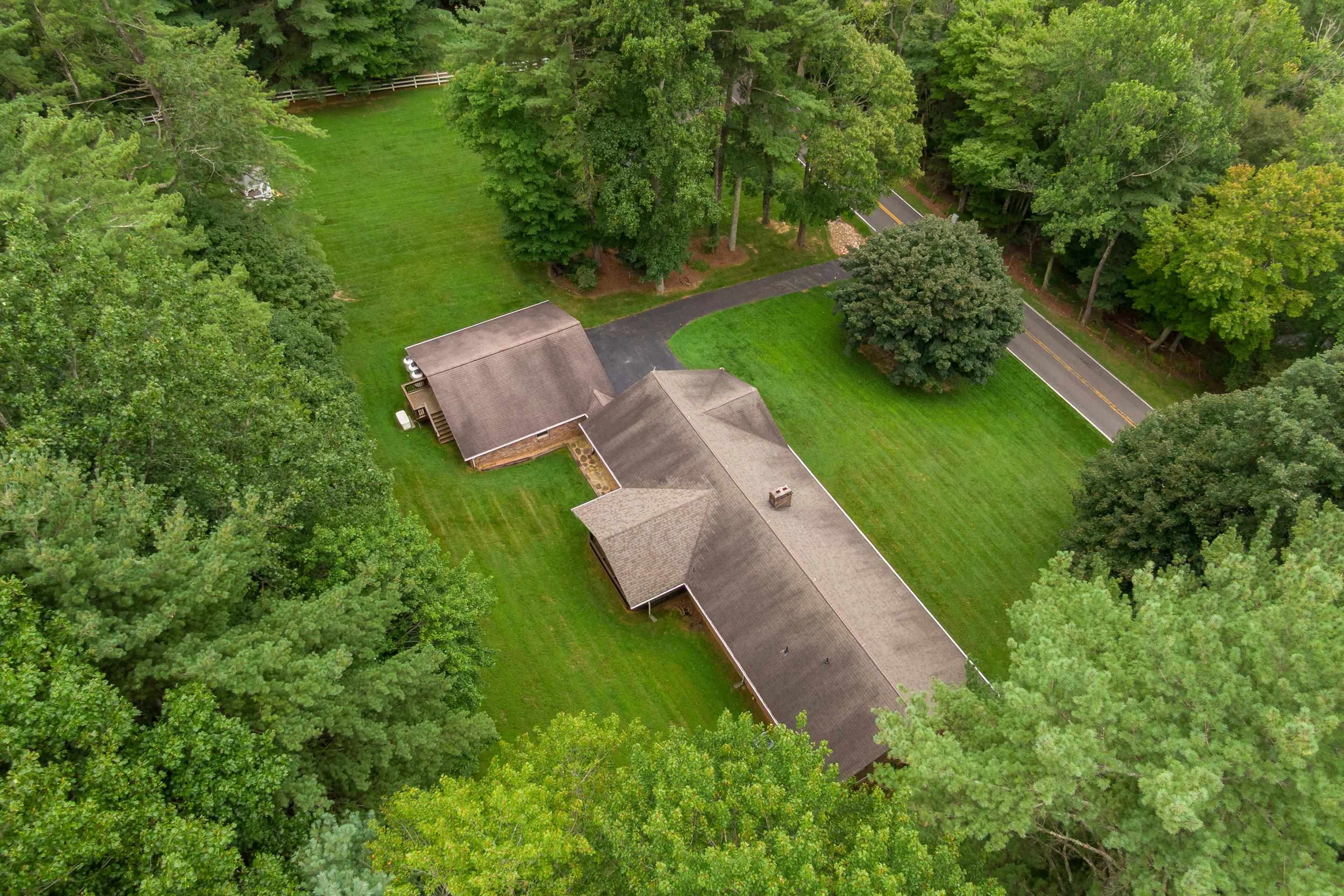 7543 Indian Valley Road NW Willis VA 24380