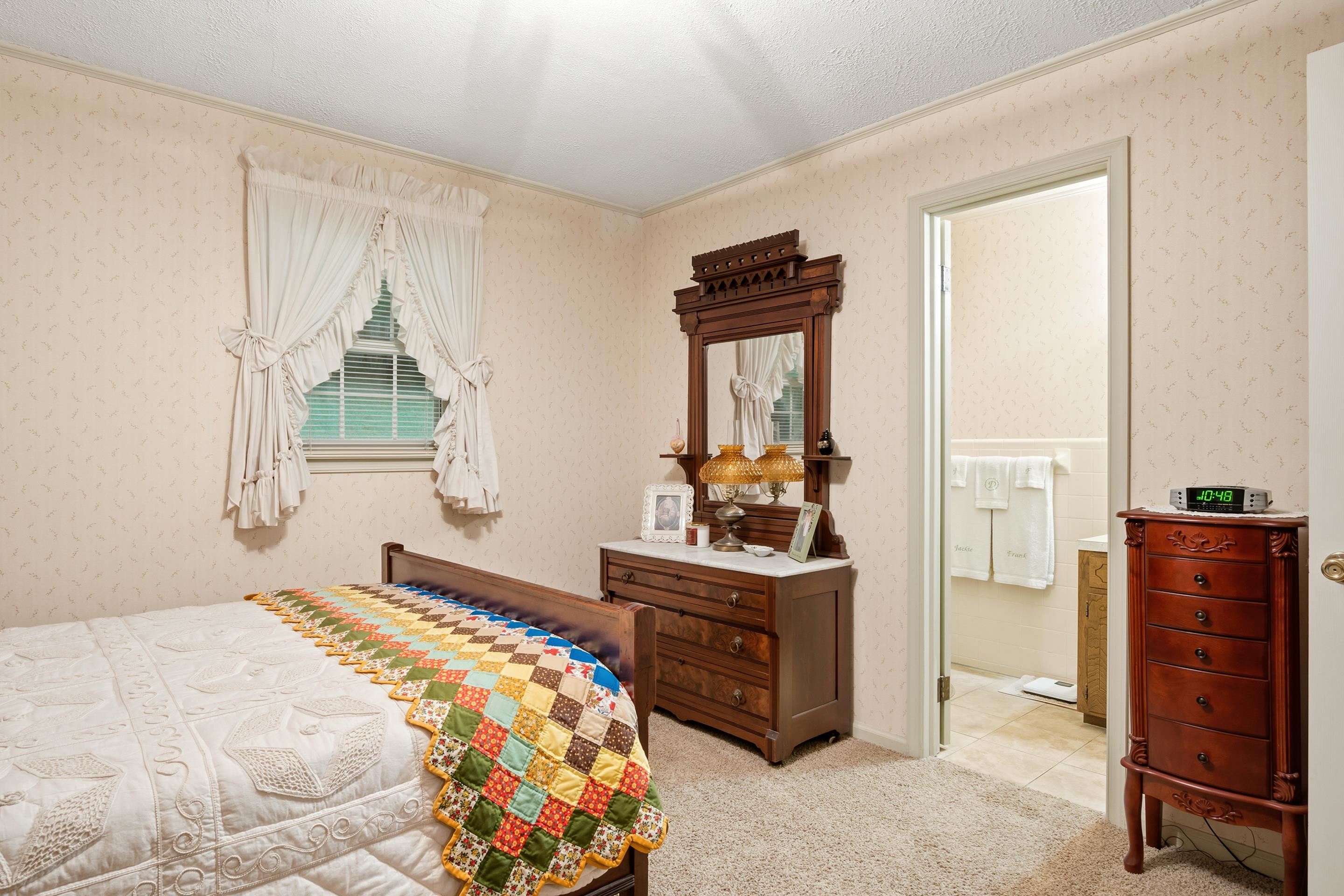7543 Indian Valley Road NW Willis VA 24380