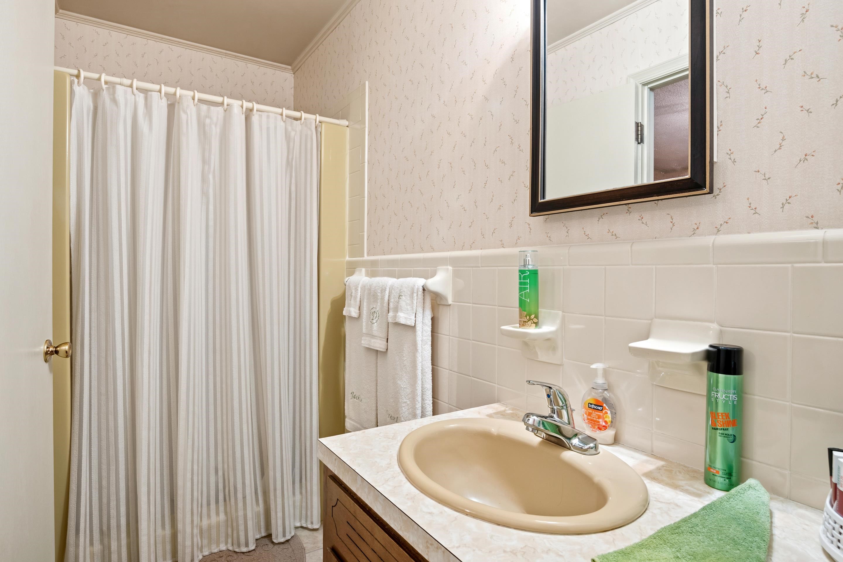 7543 Indian Valley Road NW Willis VA 24380