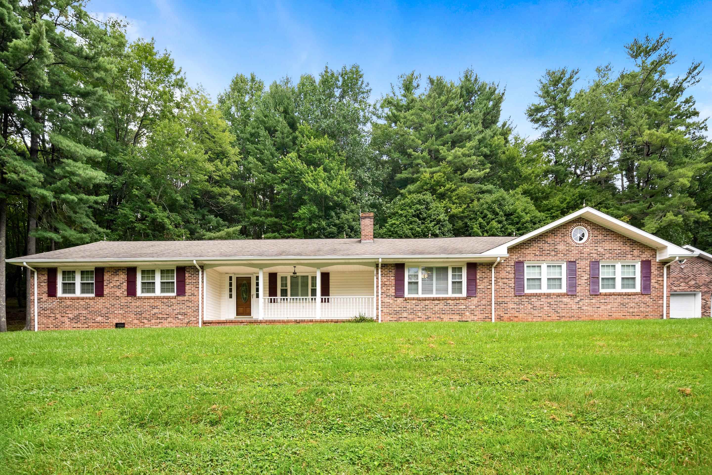 7543 Indian Valley Road NW Willis VA 24380