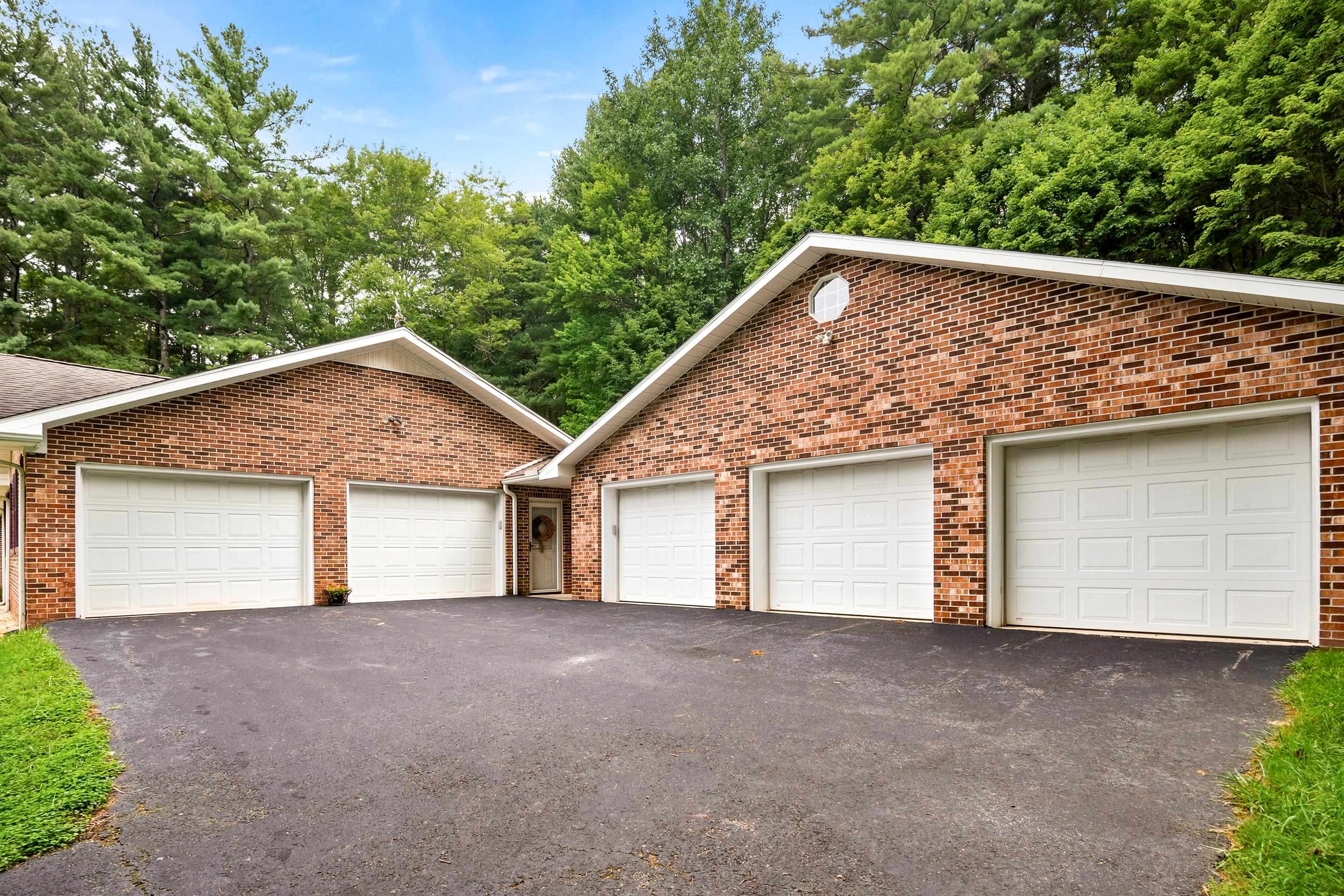 7543 Indian Valley Road NW Willis VA 24380