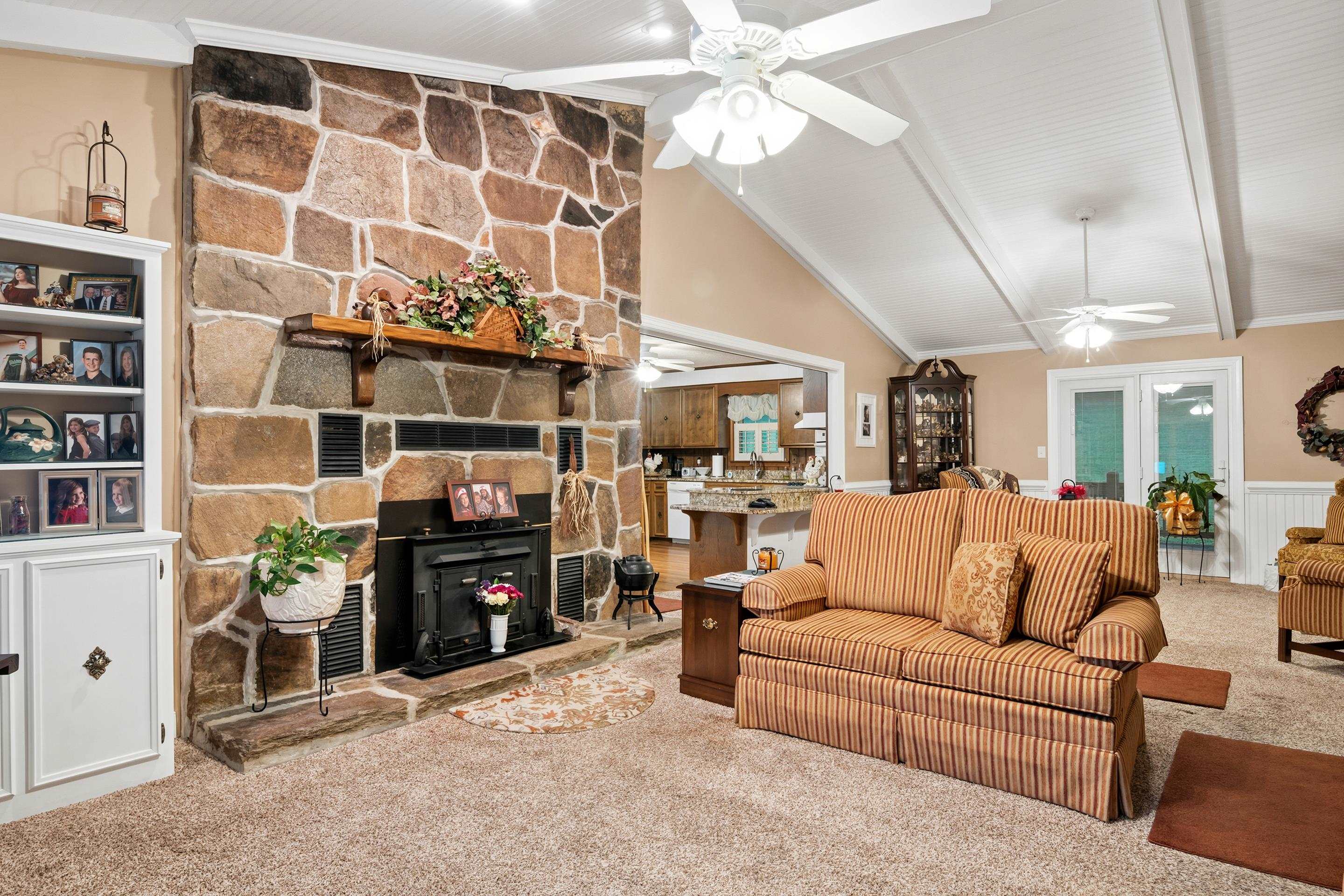 7543 Indian Valley Road NW Willis VA 24380
