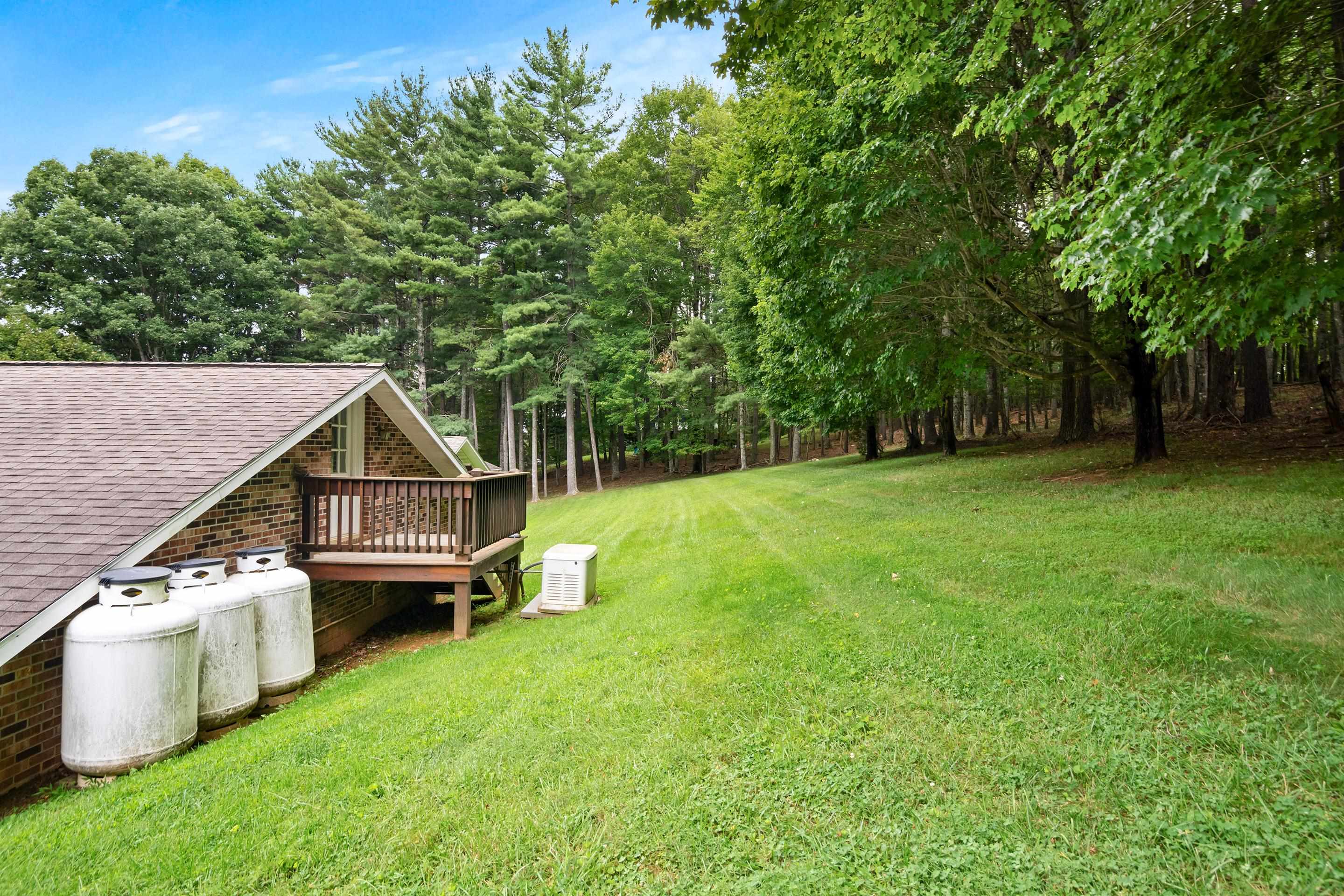 7543 Indian Valley Road NW Willis VA 24380