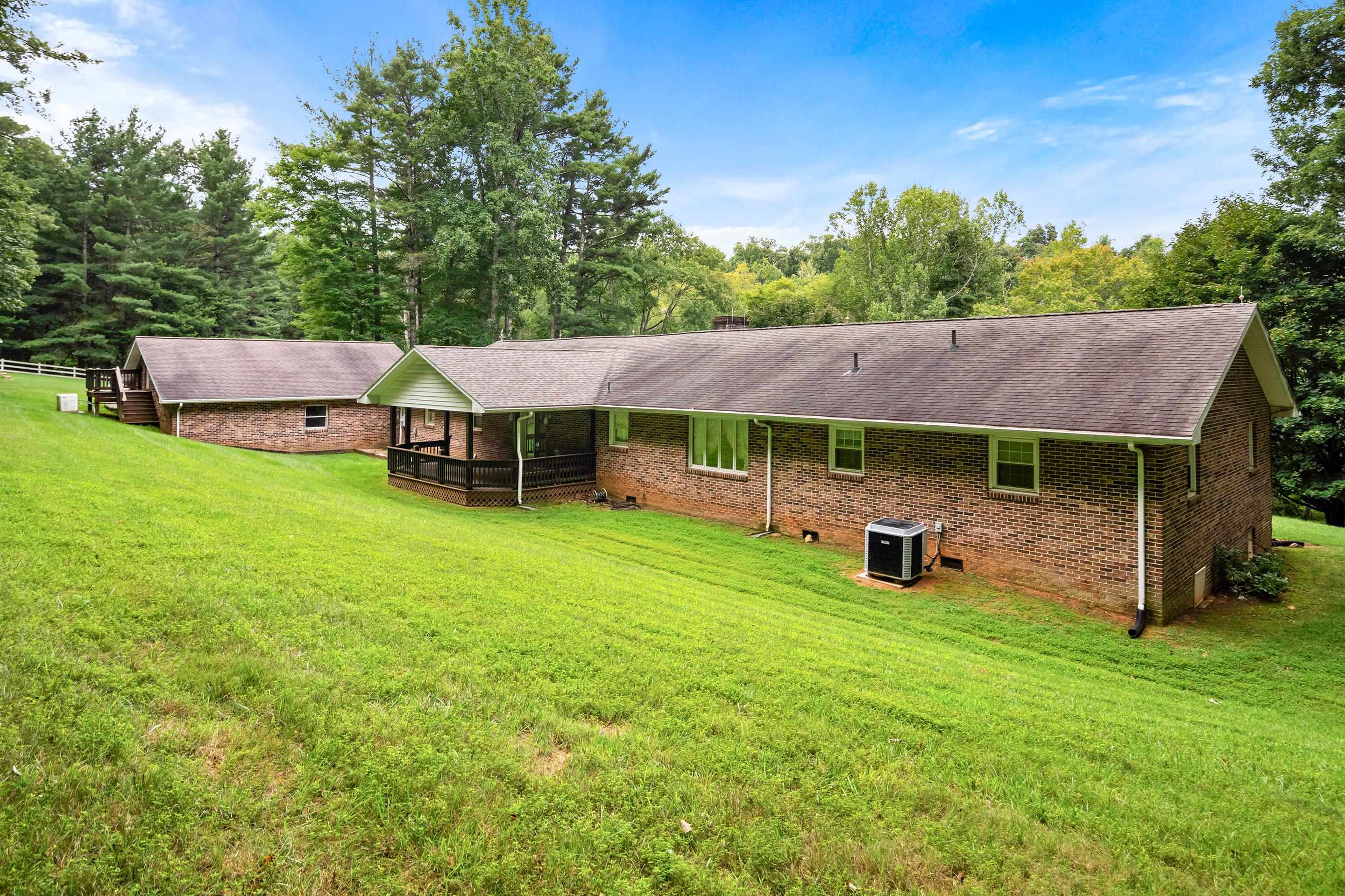 7543 Indian Valley Road NW Willis VA 24380