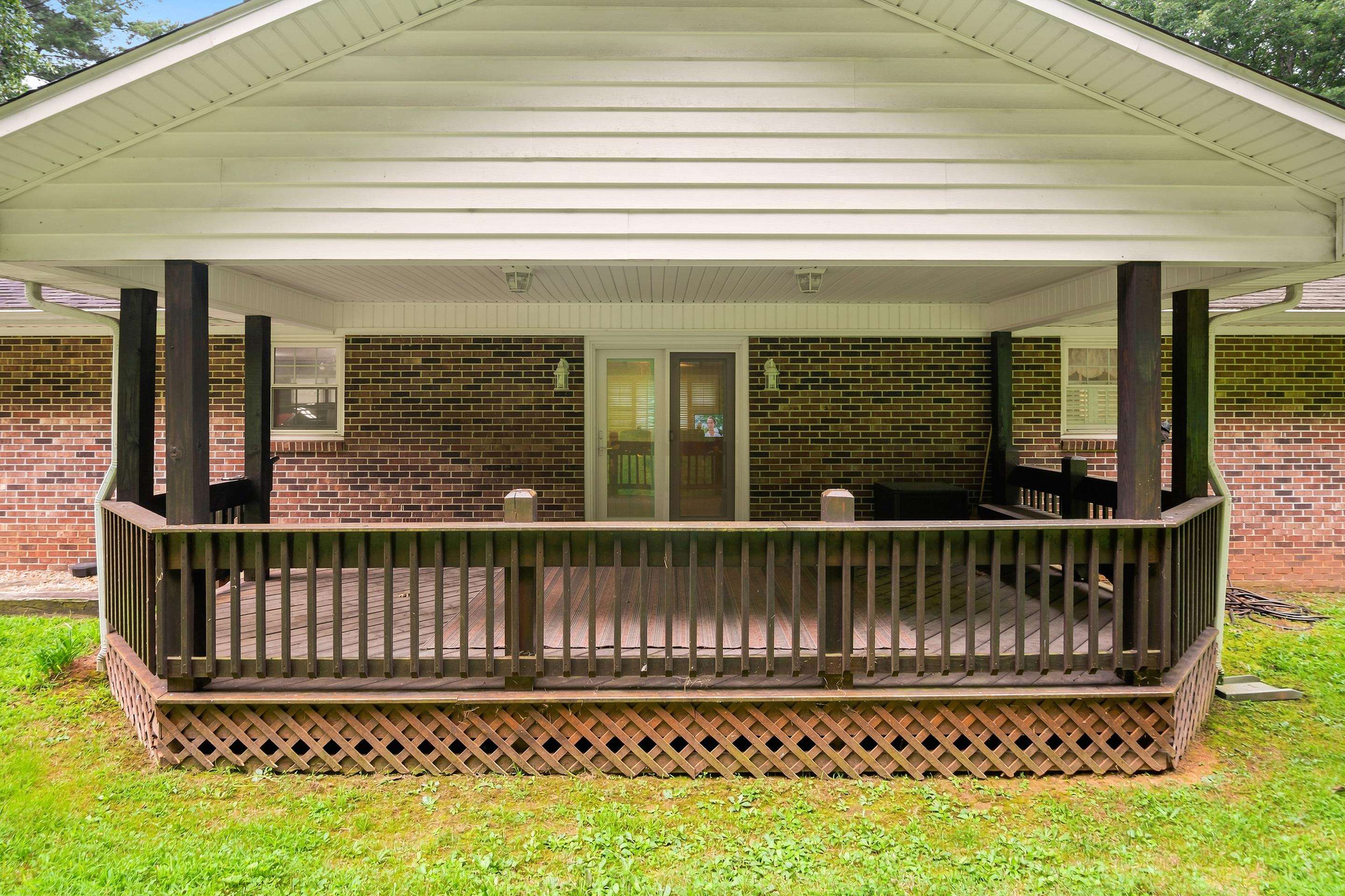 7543 Indian Valley Road NW Willis VA 24380
