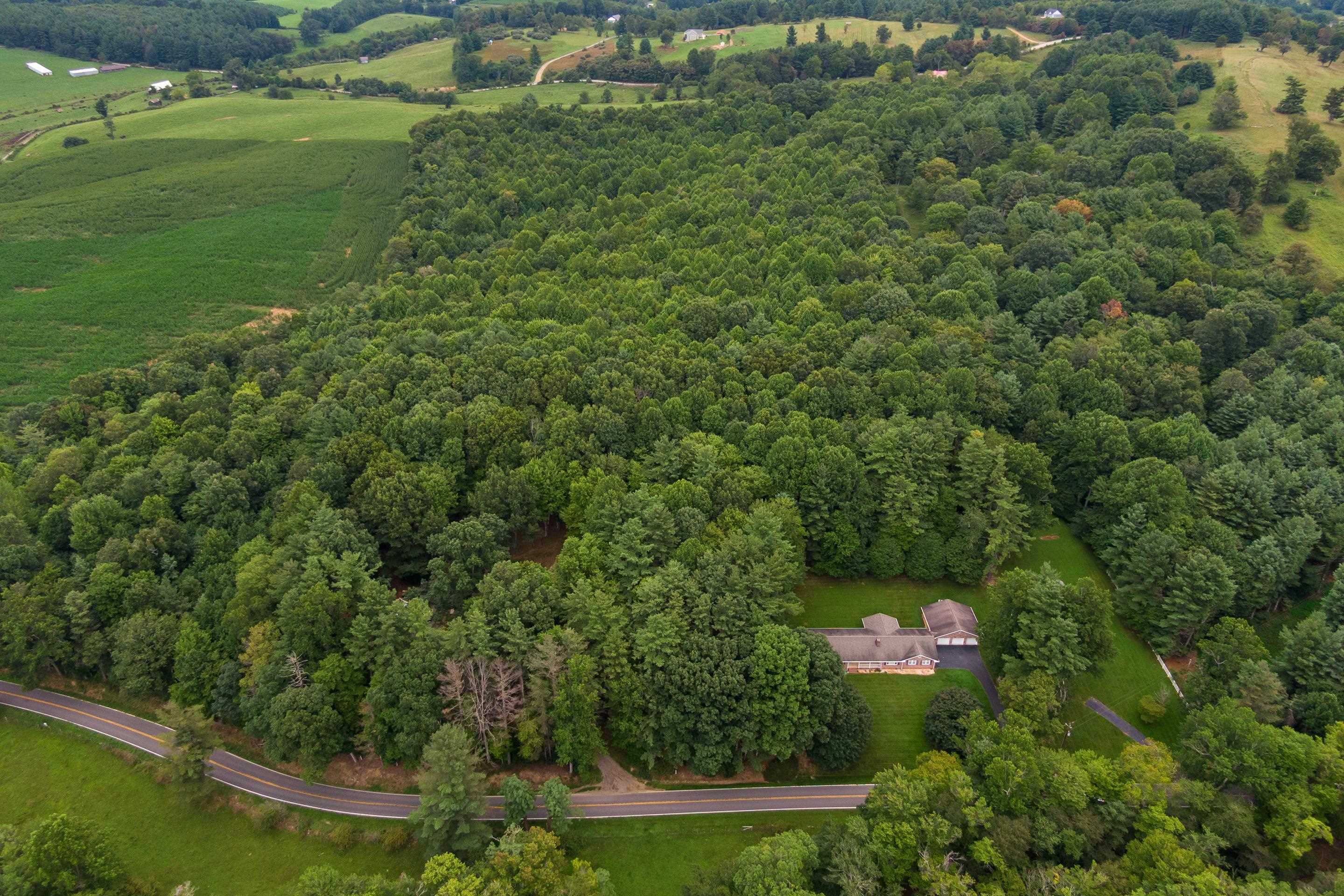 7543 Indian Valley Road NW Willis VA 24380