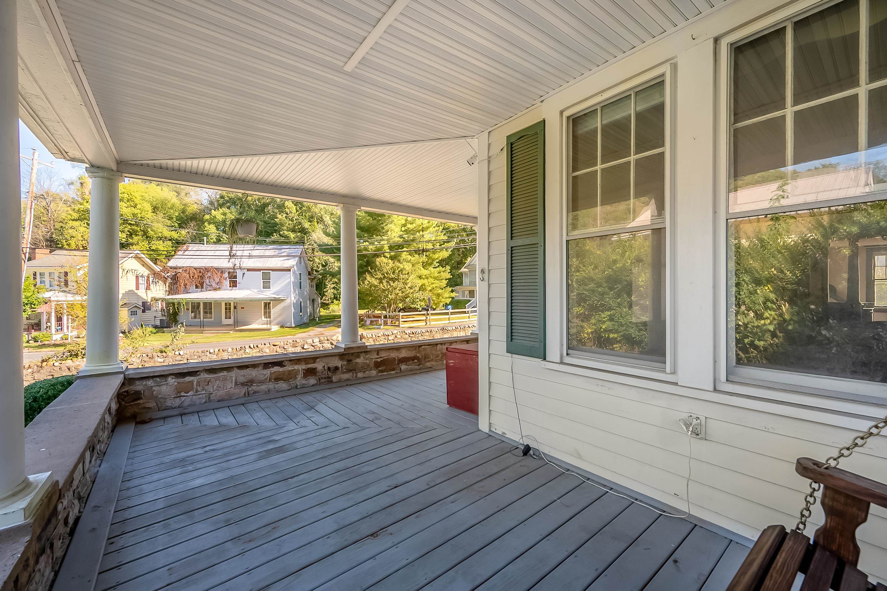 340 Main Street Narrows VA 24124