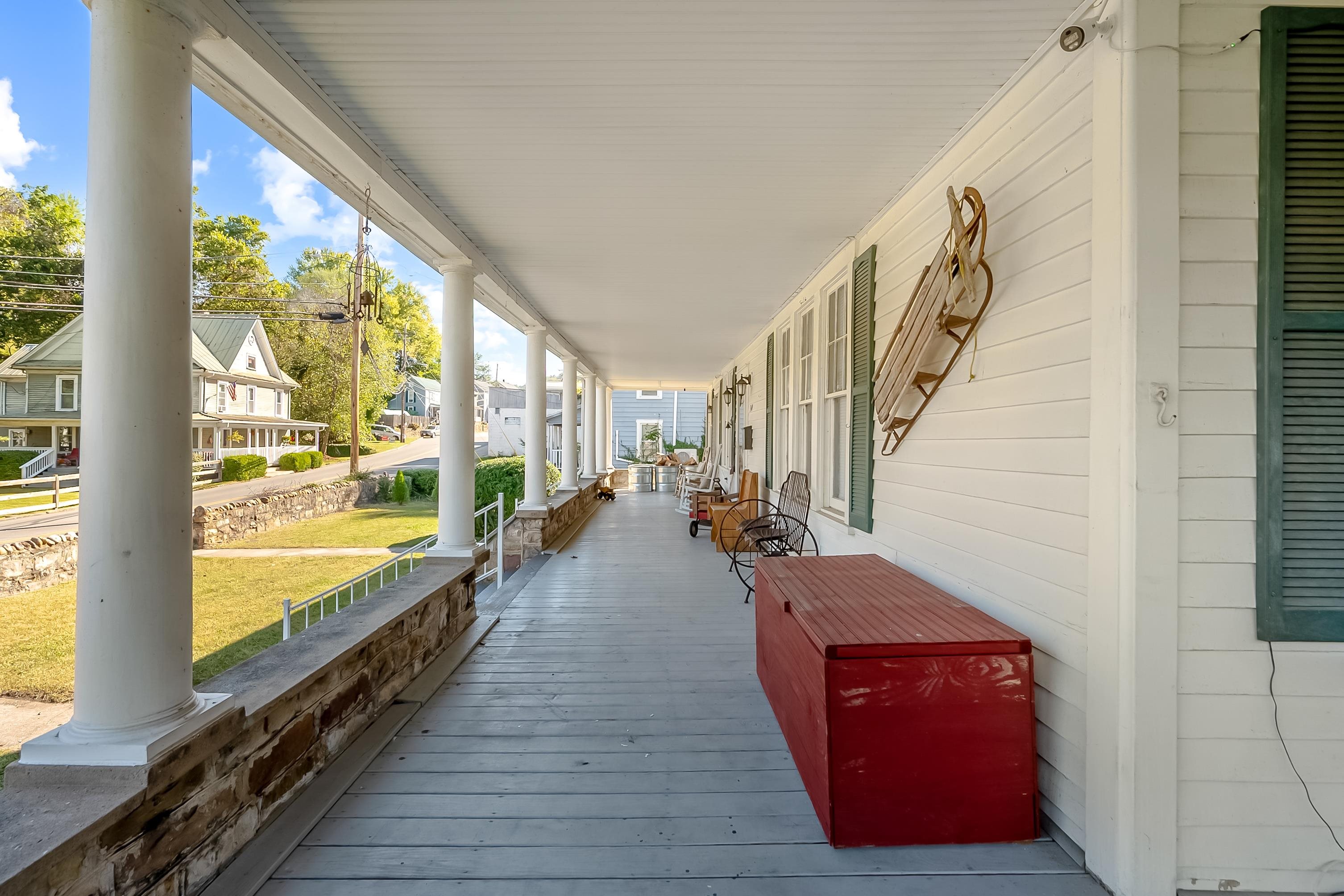 340 Main Street Narrows VA 24124