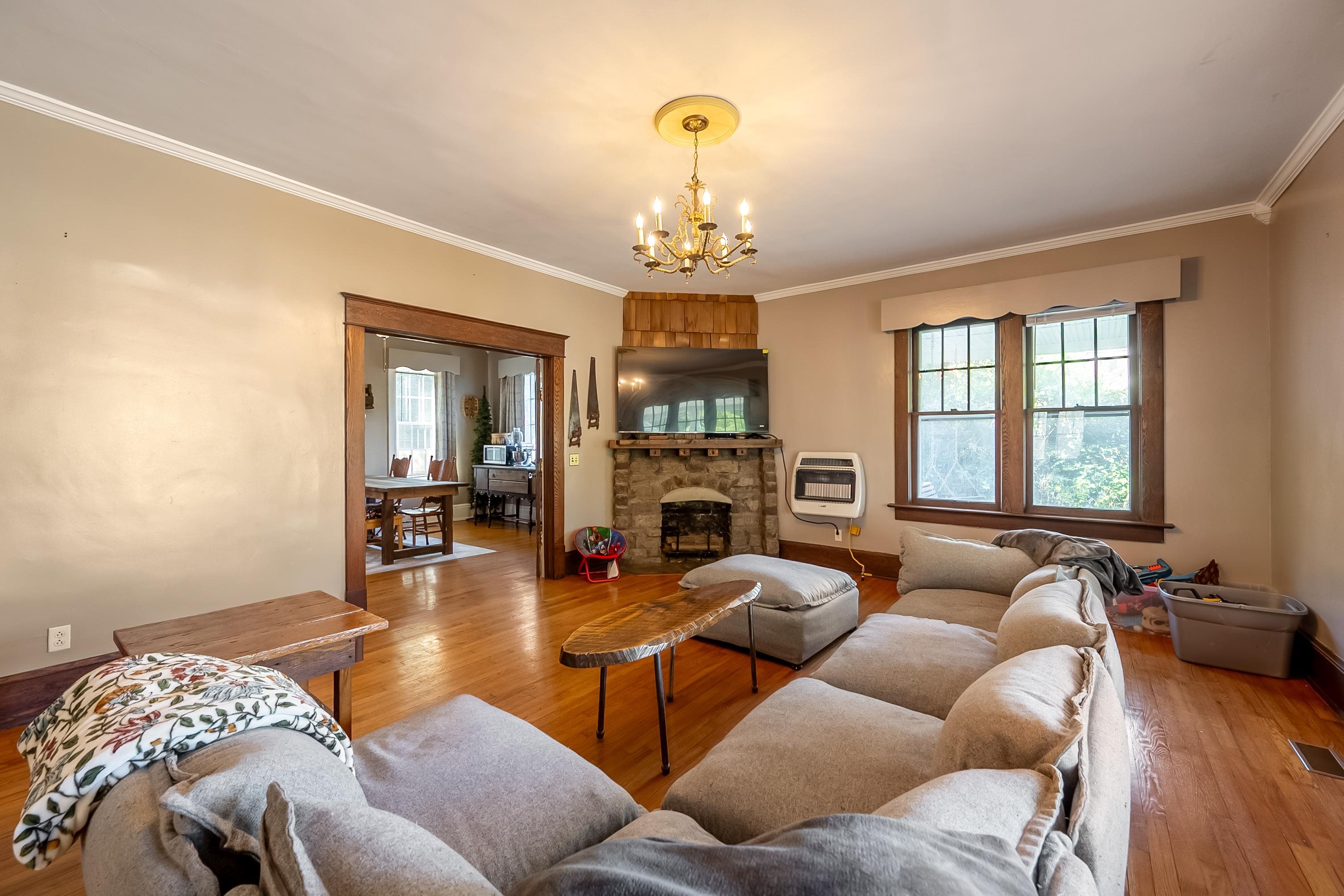 340 Main Street Narrows VA 24124