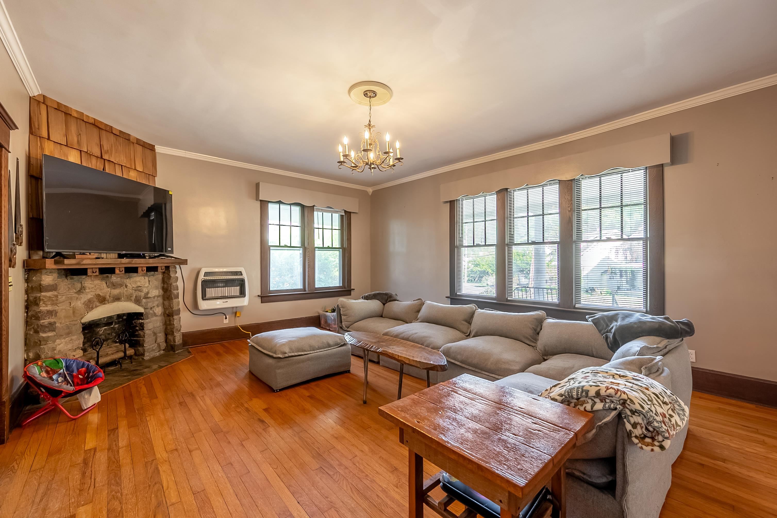 340 Main Street Narrows VA 24124