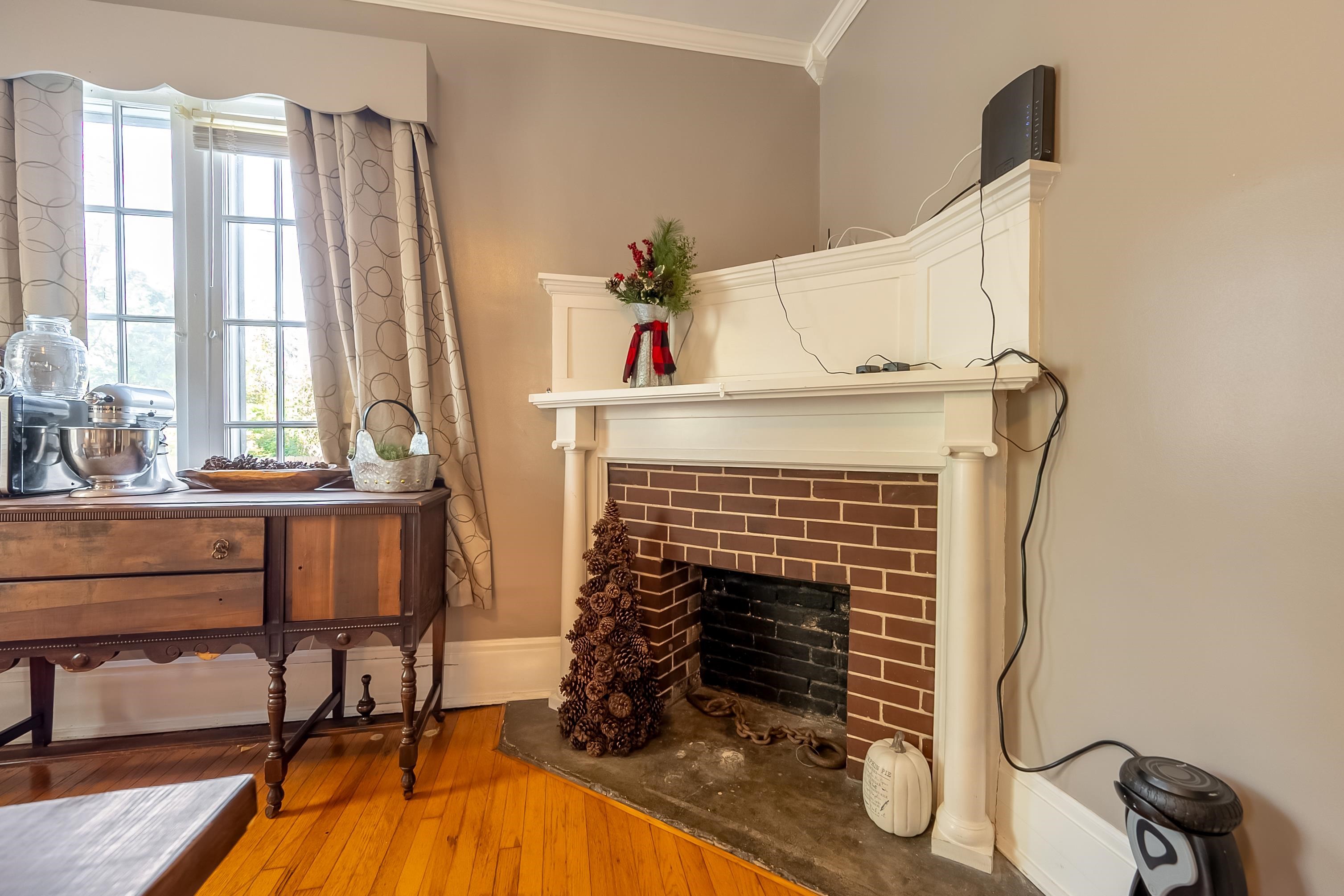 340 Main Street Narrows VA 24124