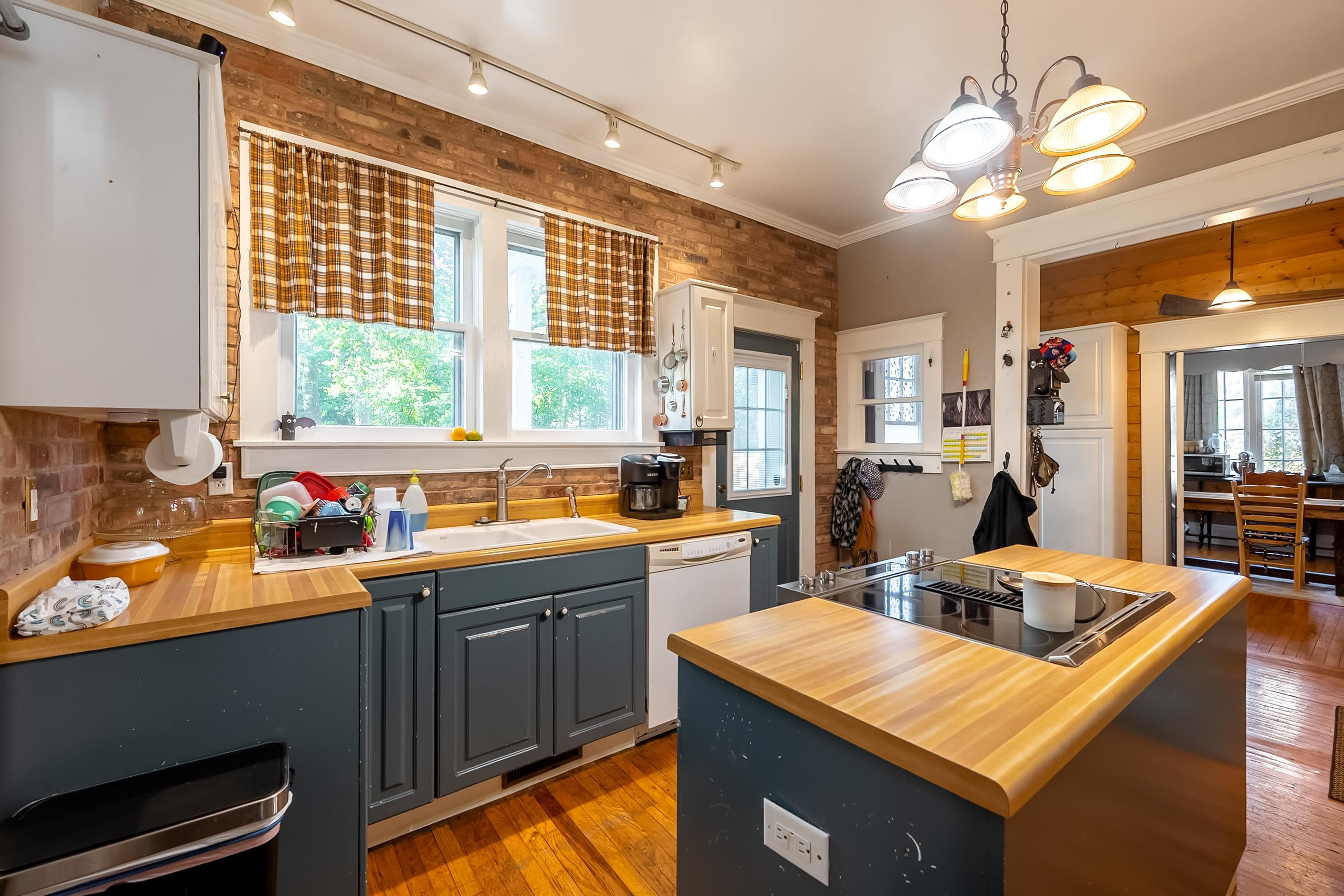 340 Main Street Narrows VA 24124