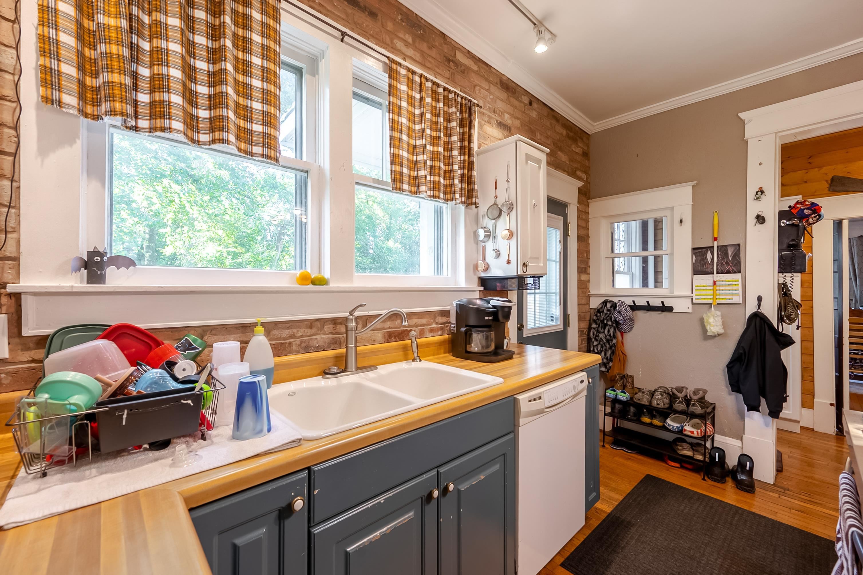 340 Main Street Narrows VA 24124